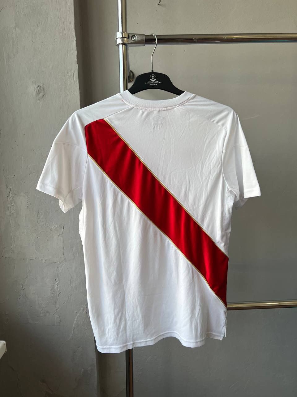 Umbro 2018 PERU NATIONAL TEAM HOME SOCCER JERSEY FOOTBALL SHIRT M Size US M / EU 48-50 / 2 - 10 Thumbnail