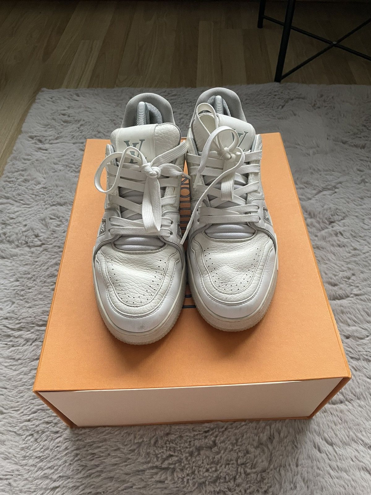 Louis Vuitton Louis Vuitton Trainer Sneaker LV5 Size US 5 / EU 37 - 2 Thumbnail