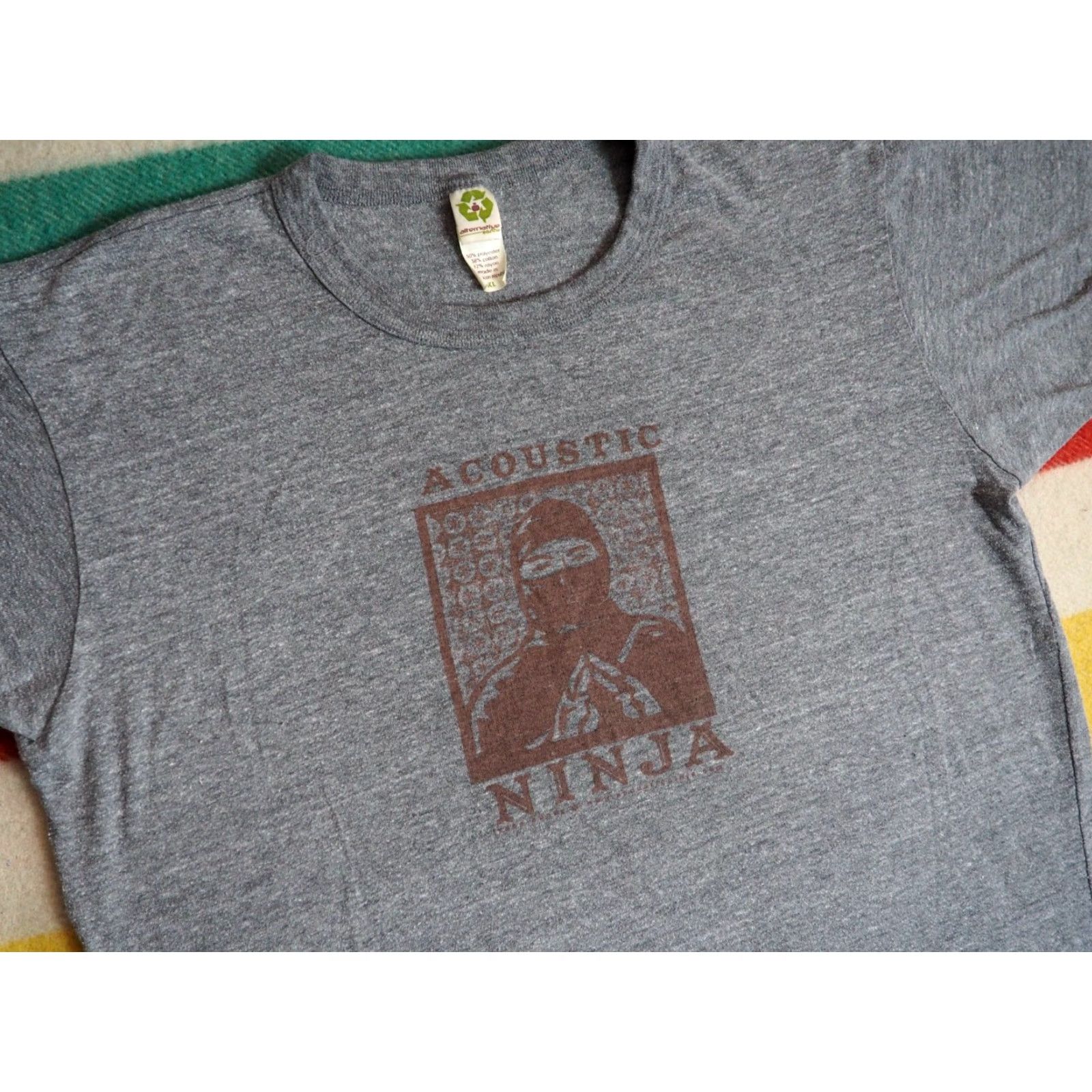 Folk VINTAGE Alternative Earth Tee Gray Mens XL Band Graphic Print Short Sleeve Crew Neck 2000s Y2k Trace Bundy Acoustic Ninja Folk Shirts T-Shirt Size US XL / EU 56 / 4 - 4 Thumbnail