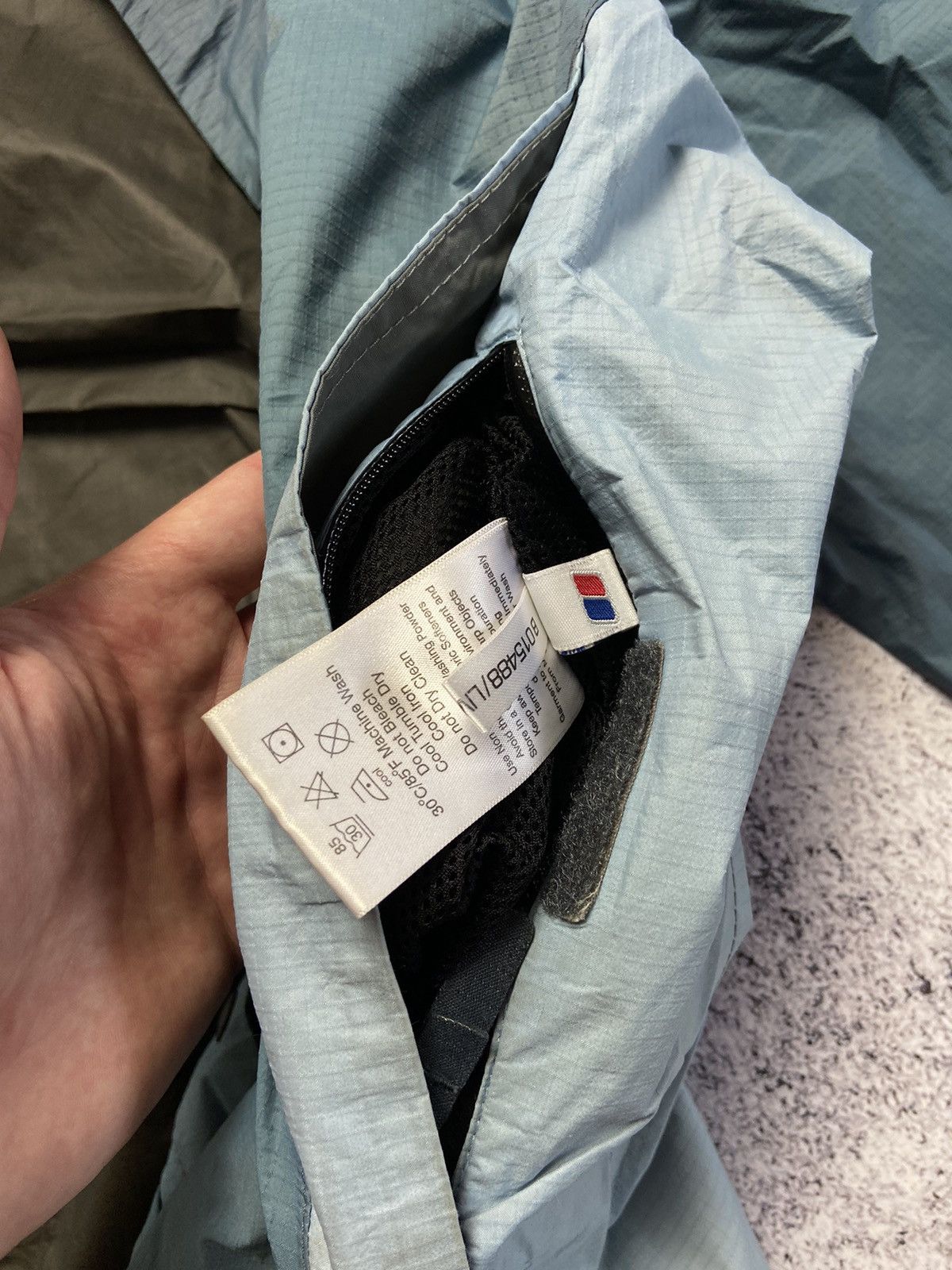 Berghaus Rare Berghaus Gore Tex Jacket Outdoor Rain Coat Gorpcore Size US S / EU 44-46 / 1 - 18 Thumbnail