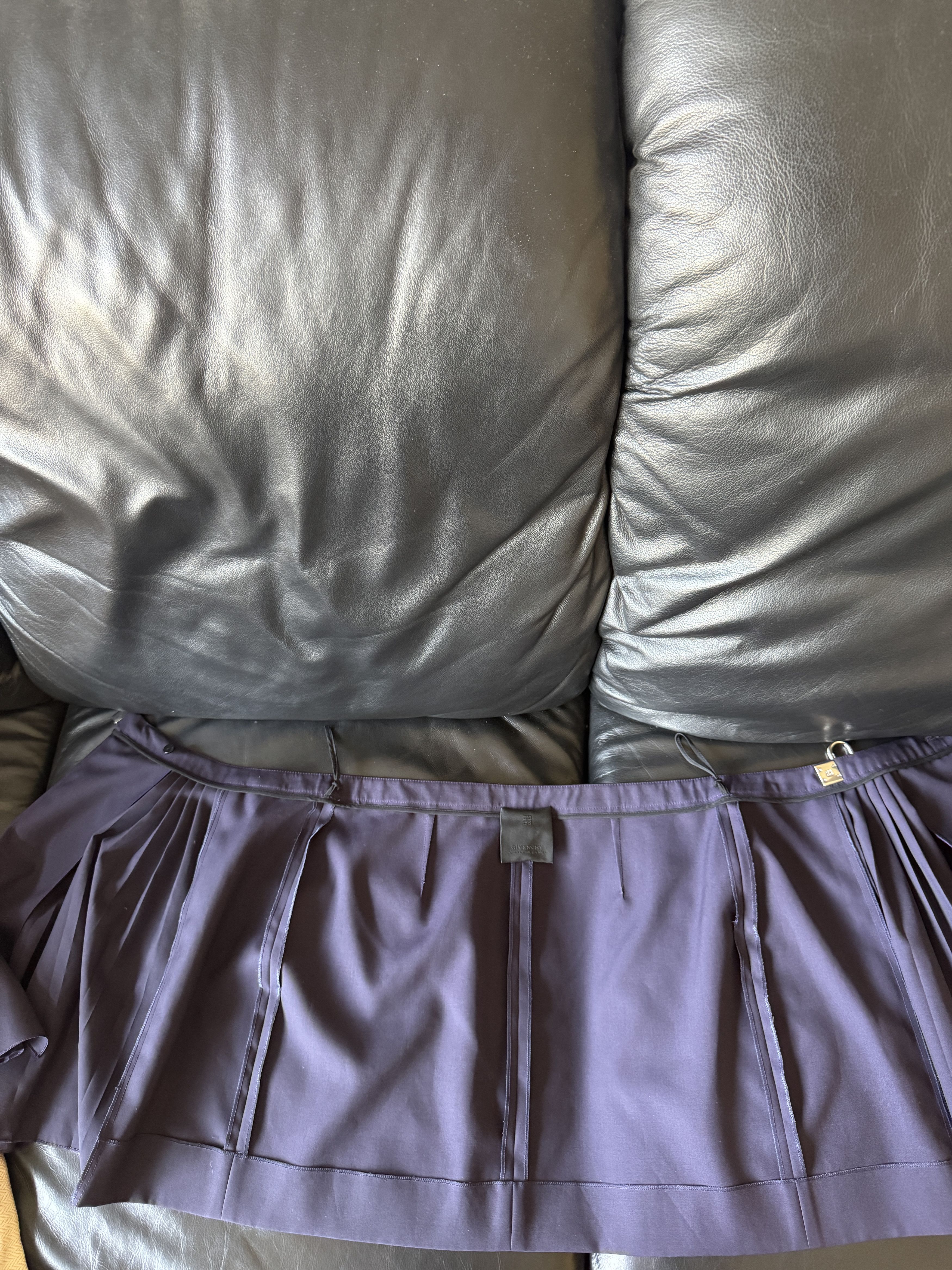 Givenchy Pleated Mini Skirt in Dark Purple (Sample) Size 26" / US 2 / IT 38 - 10 Thumbnail