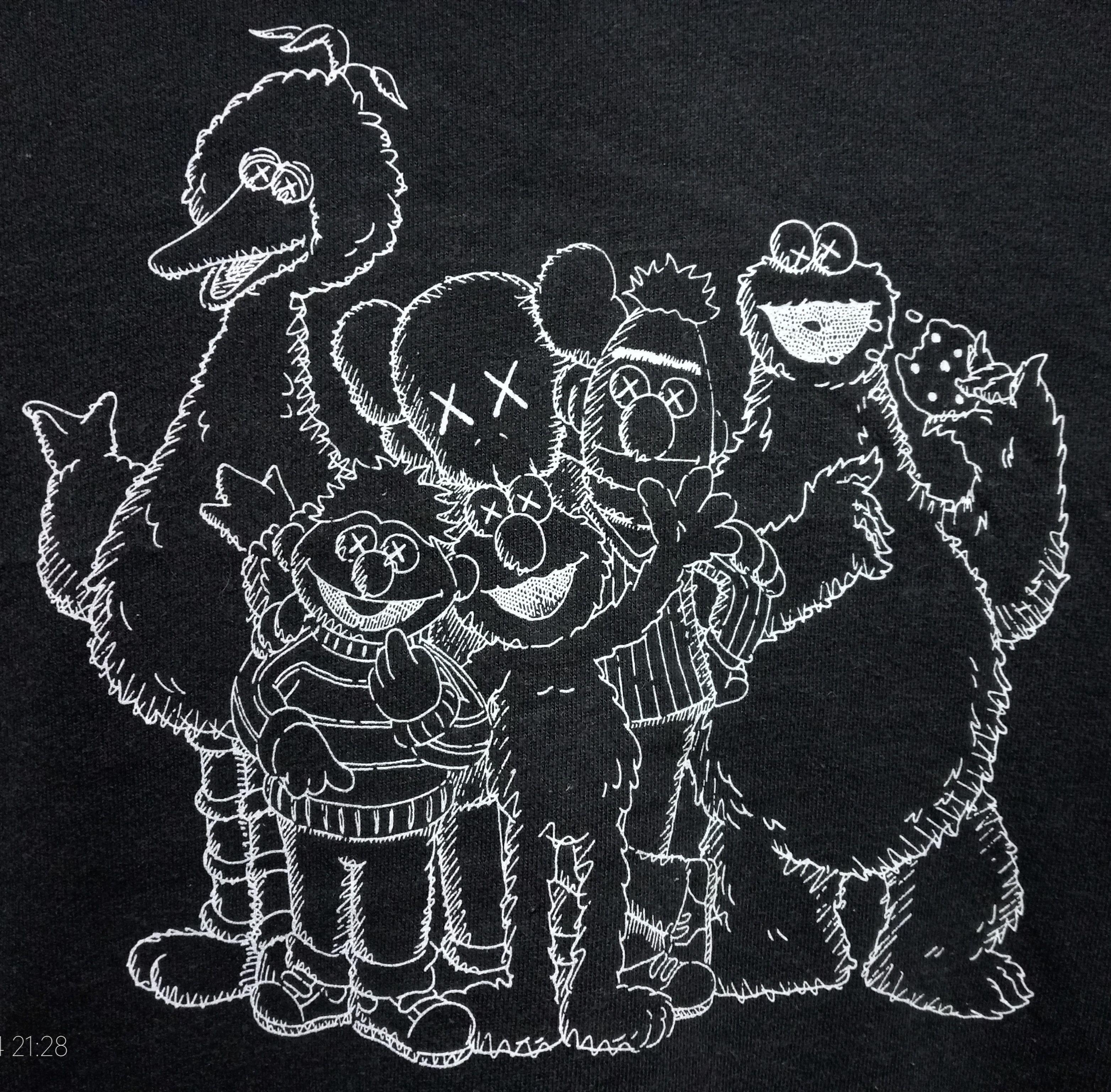 Kaws Vintage KAWS X Sesame Street Uniqlo Pullover Hoodie Rare Size US M / EU 48-50 / 2 - 2 Thumbnail