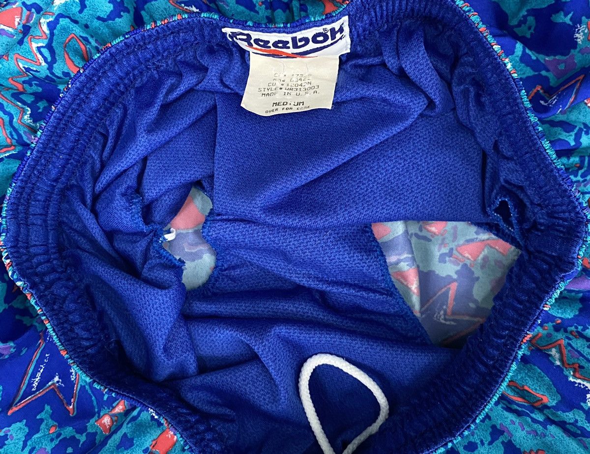 Reebok VTG 80’s Reebok Star Abstract Colorful Lined Sprinter Shorts Size US 30 / EU 46 - 7 Thumbnail
