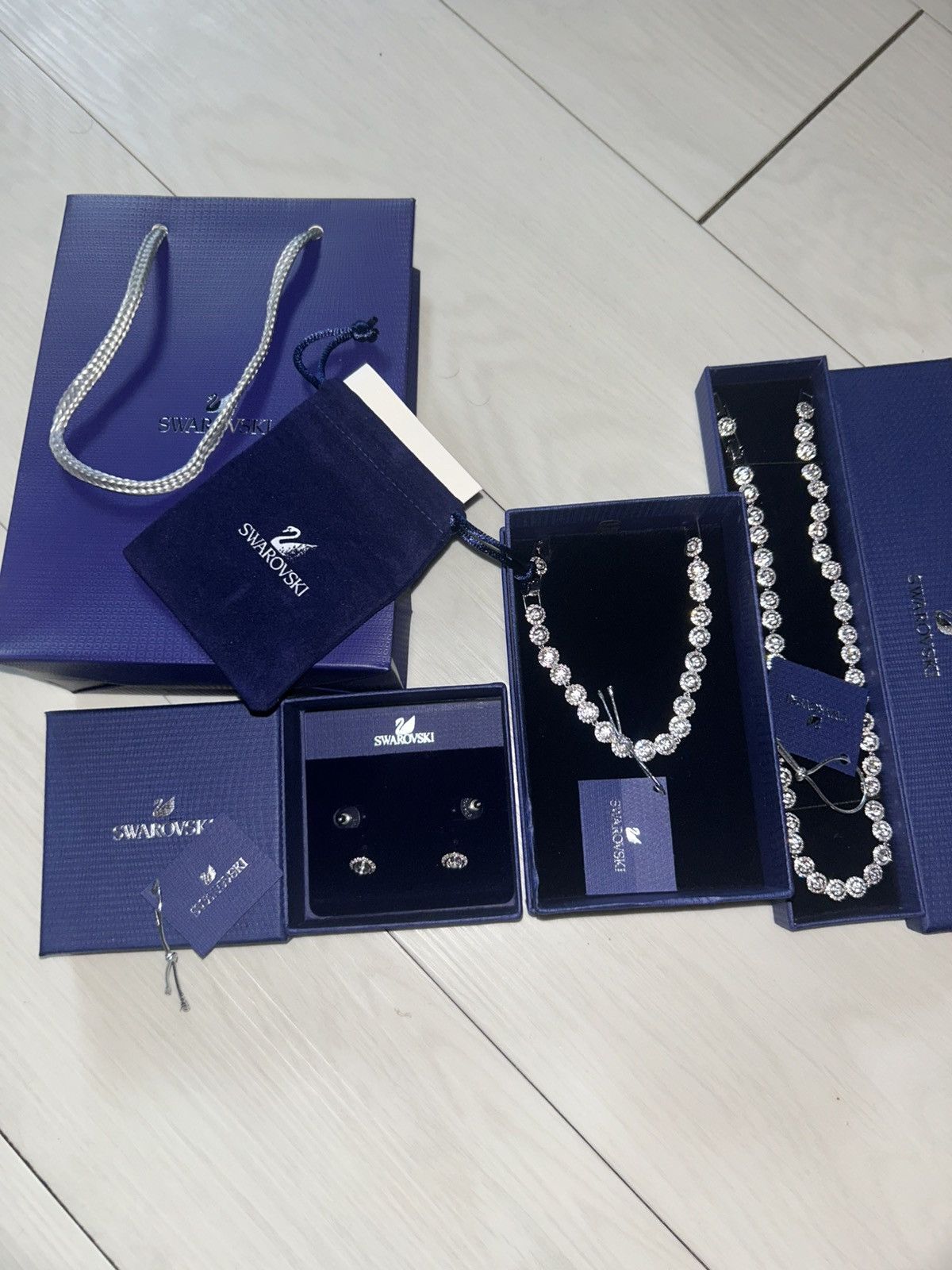 Swarovski Set angelic Swarovski Size ONE SIZE - 1 Thumbnail
