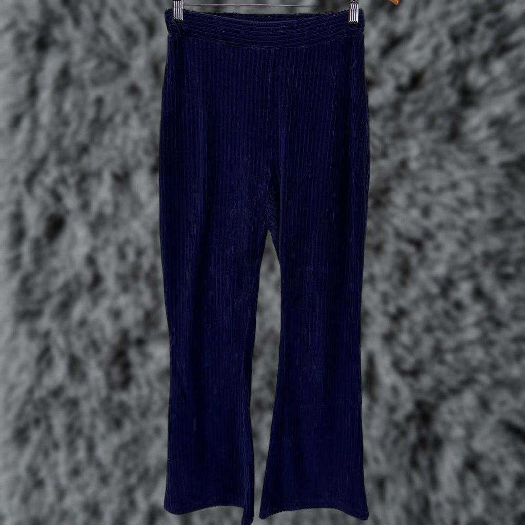 Urban Outfitters VINTAGE? Urban Outfitters Cassidy Velvet Ribbed Kick Flare Pants Size Medium Women Blue Velvet Ribbed Flare M Size 32" / US 10 / IT 46 - 1 Thumbnail