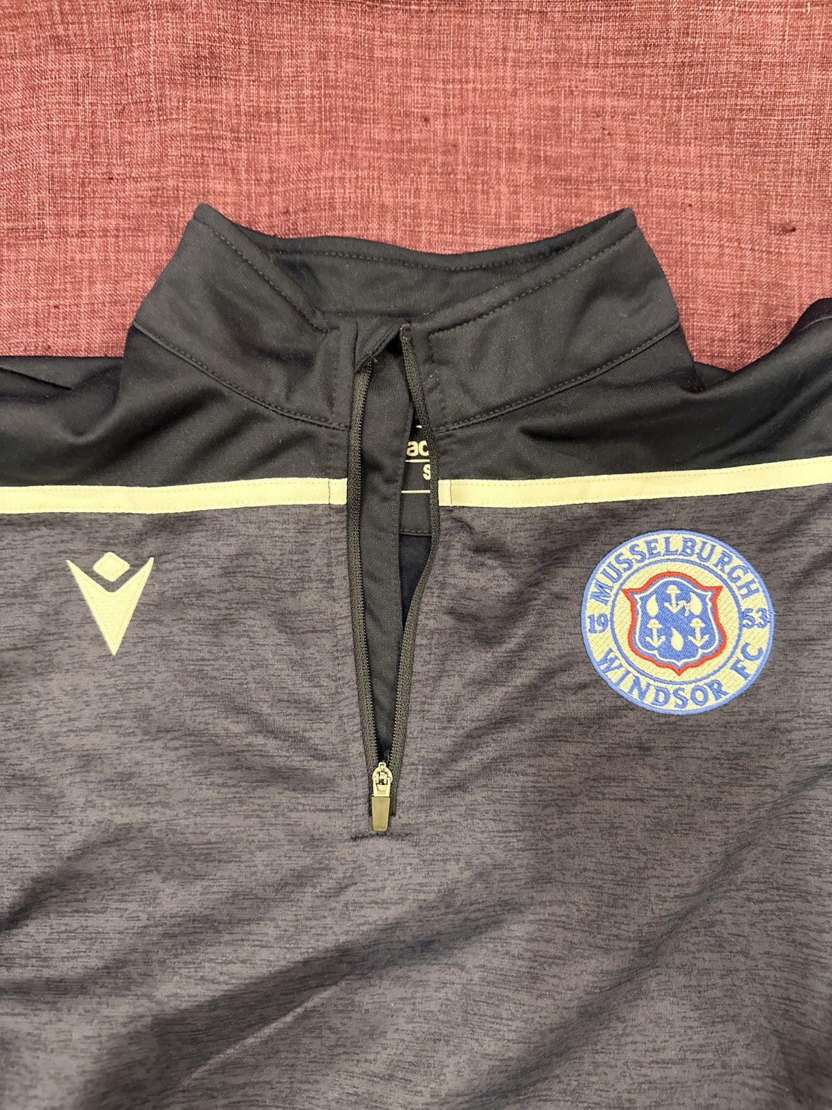 Designer × Macron Windsor FC Macron Training 1/4 Zip Size US S / EU 44-46 / 1 - 14 Thumbnail