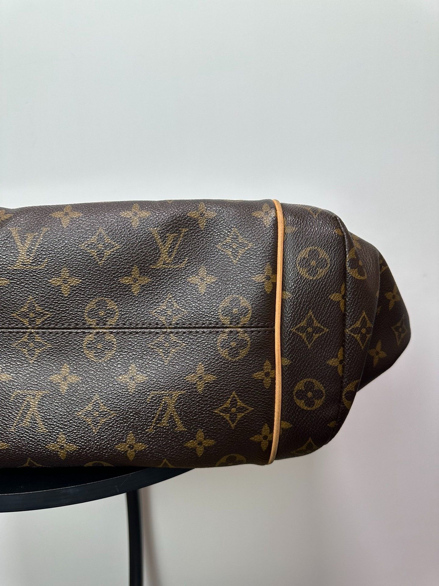Louis Vuitton Louis Vuitton Monogram Totally Tote Size US S / EU 44-46 / 1 - 8 Thumbnail