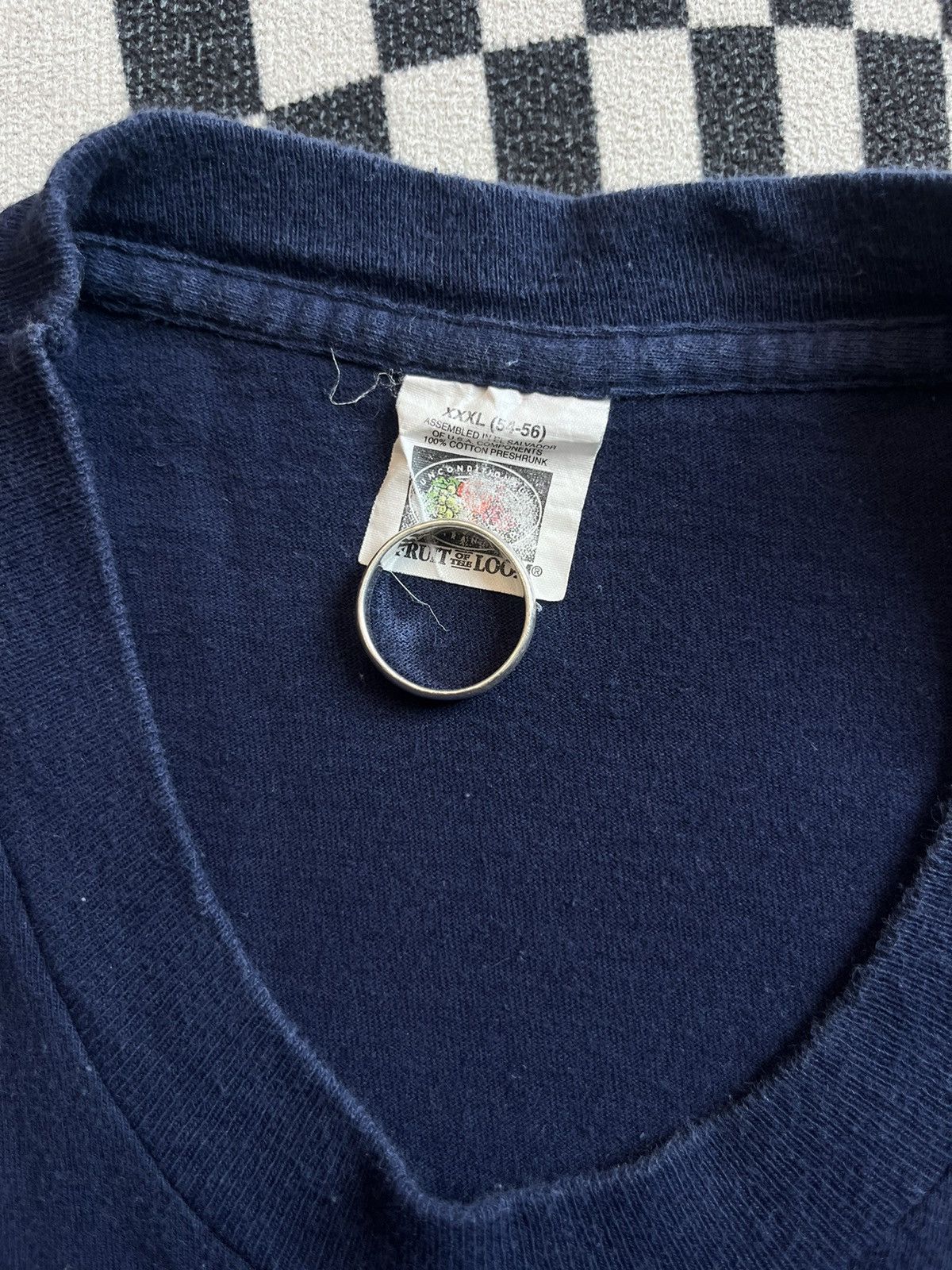 Vintage Vintage Pocket T-Shirt ( XXXL ) 80’s-90’s Size US XXL / EU 58 / 5 - 4 Thumbnail