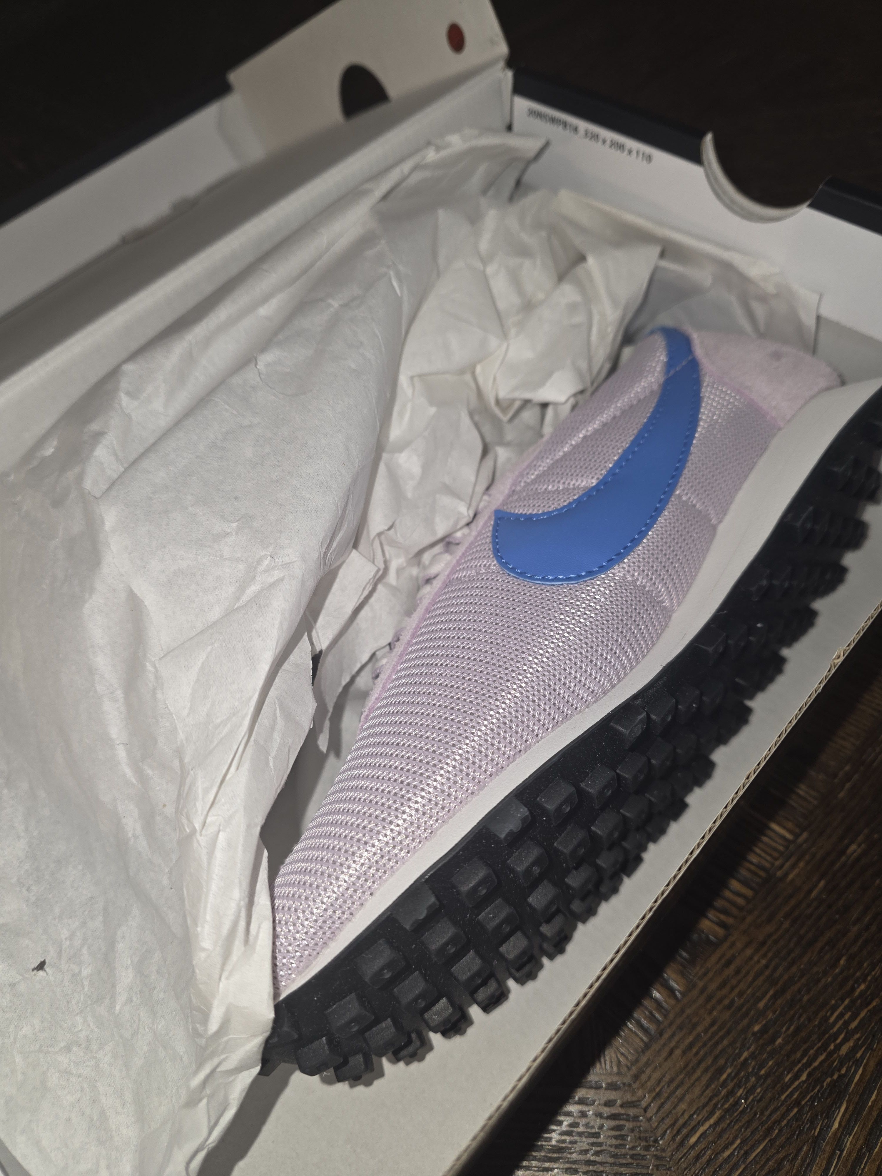 Nike Women Nike SIZE 8W Size US 8 / IT 38 - 2 Thumbnail