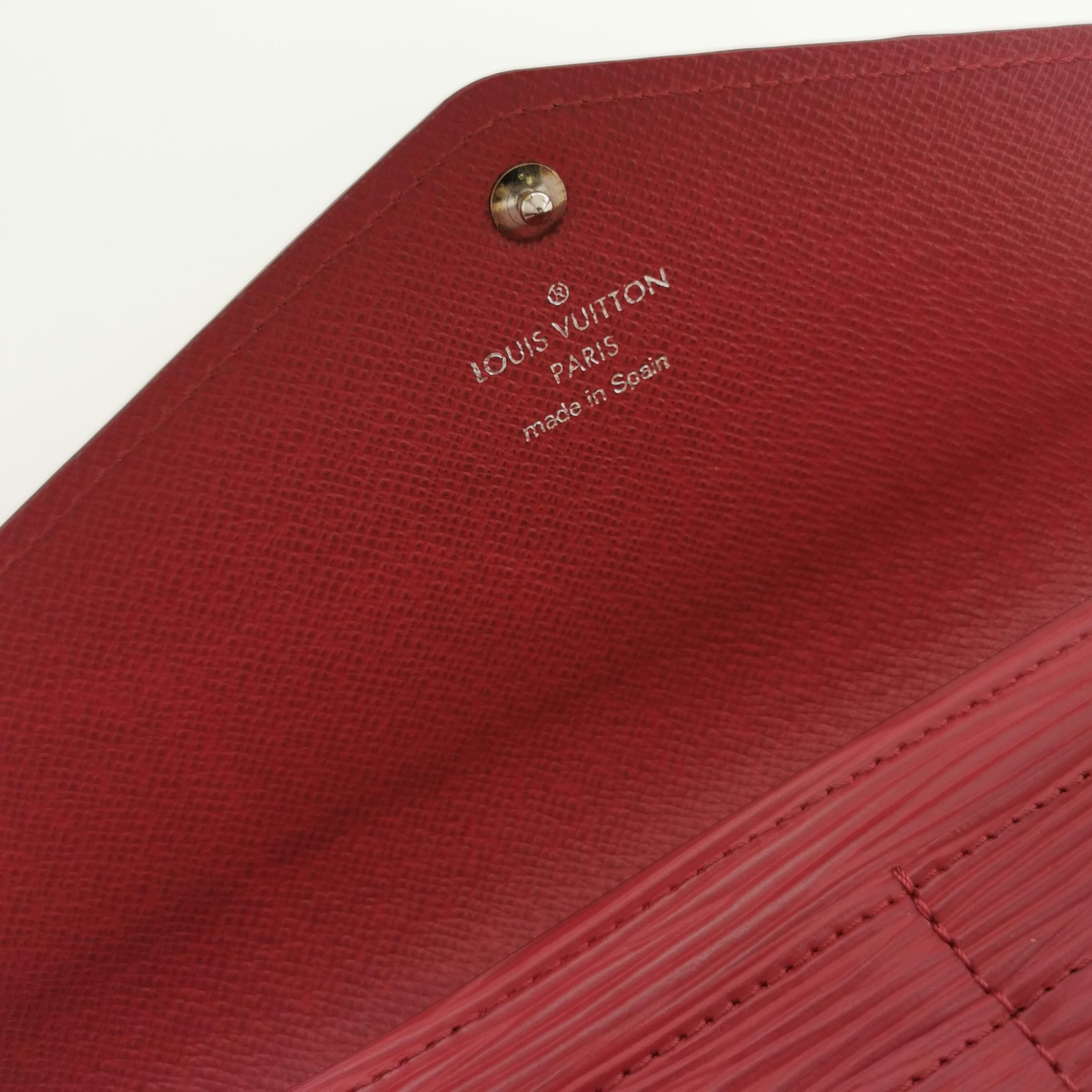 Louis Vuitton Louis Vuitton (LV) Sarah leather solid color water ripple s Size ONE SIZE - 4 Thumbnail