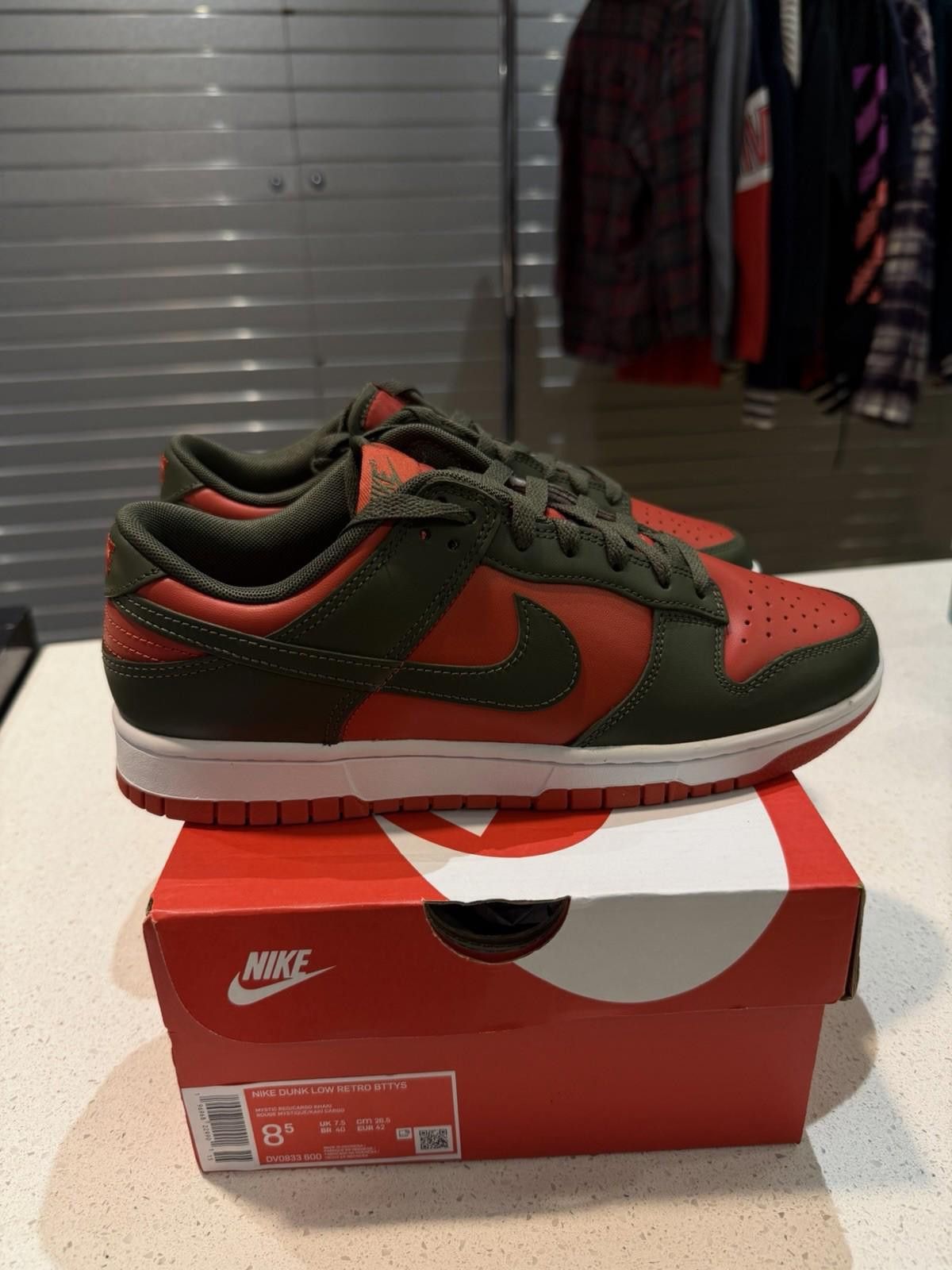 Nike Nike Dunk Low Cargo Khaki Mystic Red Men Size 8.5 Authentic Size US 8.5 / EU 41-42 - 4 Thumbnail