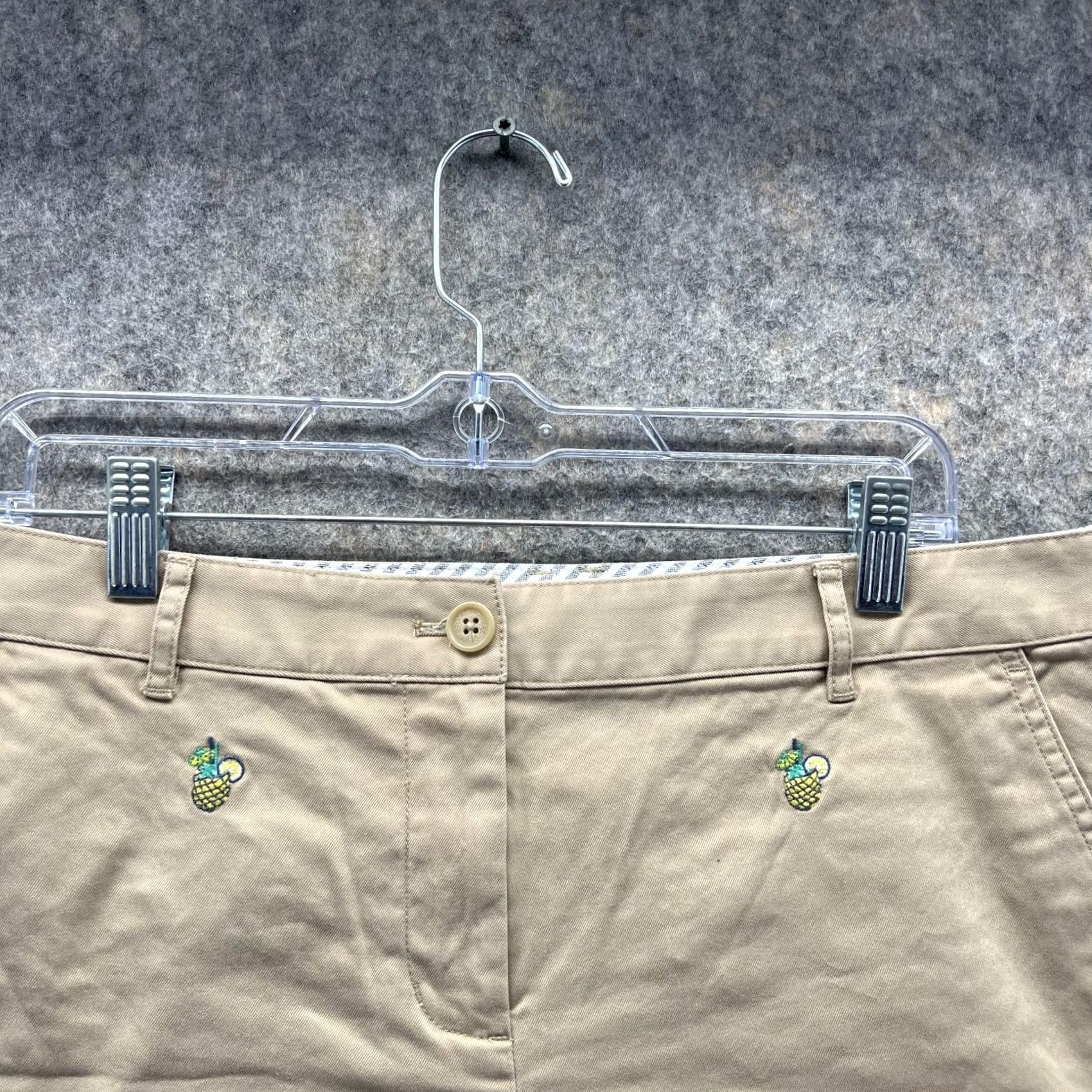 Brooks Brothers Brooks Brothers Shorts Women 10 Chino Khaki Tan Beige Flat Front Pockets Solid Casual Modern Size 32" / US 10 / IT 46 - 2 Thumbnail
