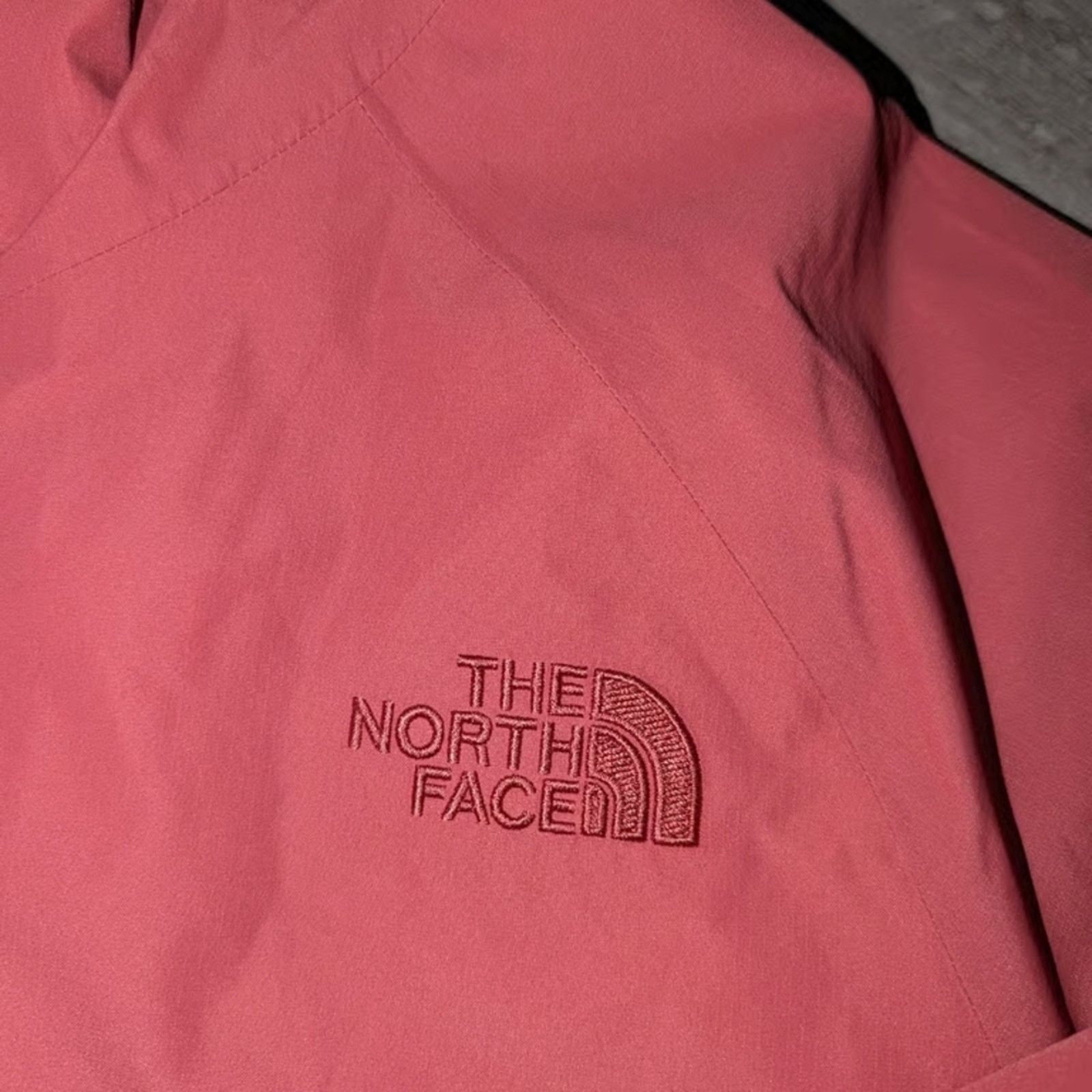 The North Face The North Face Women's Cherry Pink Rain Jacket Size M / US 6-8 / IT 42-44 - 4 Thumbnail