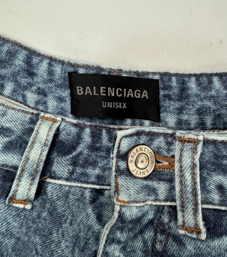 Balenciaga BALENCIAGA TROMPE L’OEIL PRINTED DENIM SWEATPANTS SHORTS Size US 30 / EU 46 - 4 Thumbnail