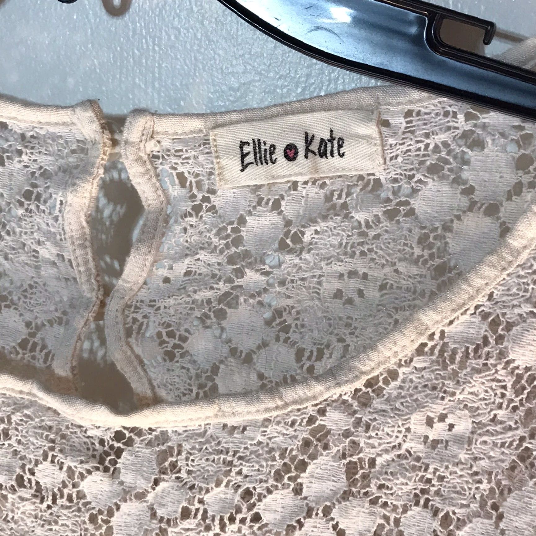 Vintage Ellie Kate Blouse Juniors Size S Ivory Lace Tassel 3/4 Sleeve Cropped Bell Round Neck Modern Womens Size S / US 4 / IT 40 - 2 Thumbnail