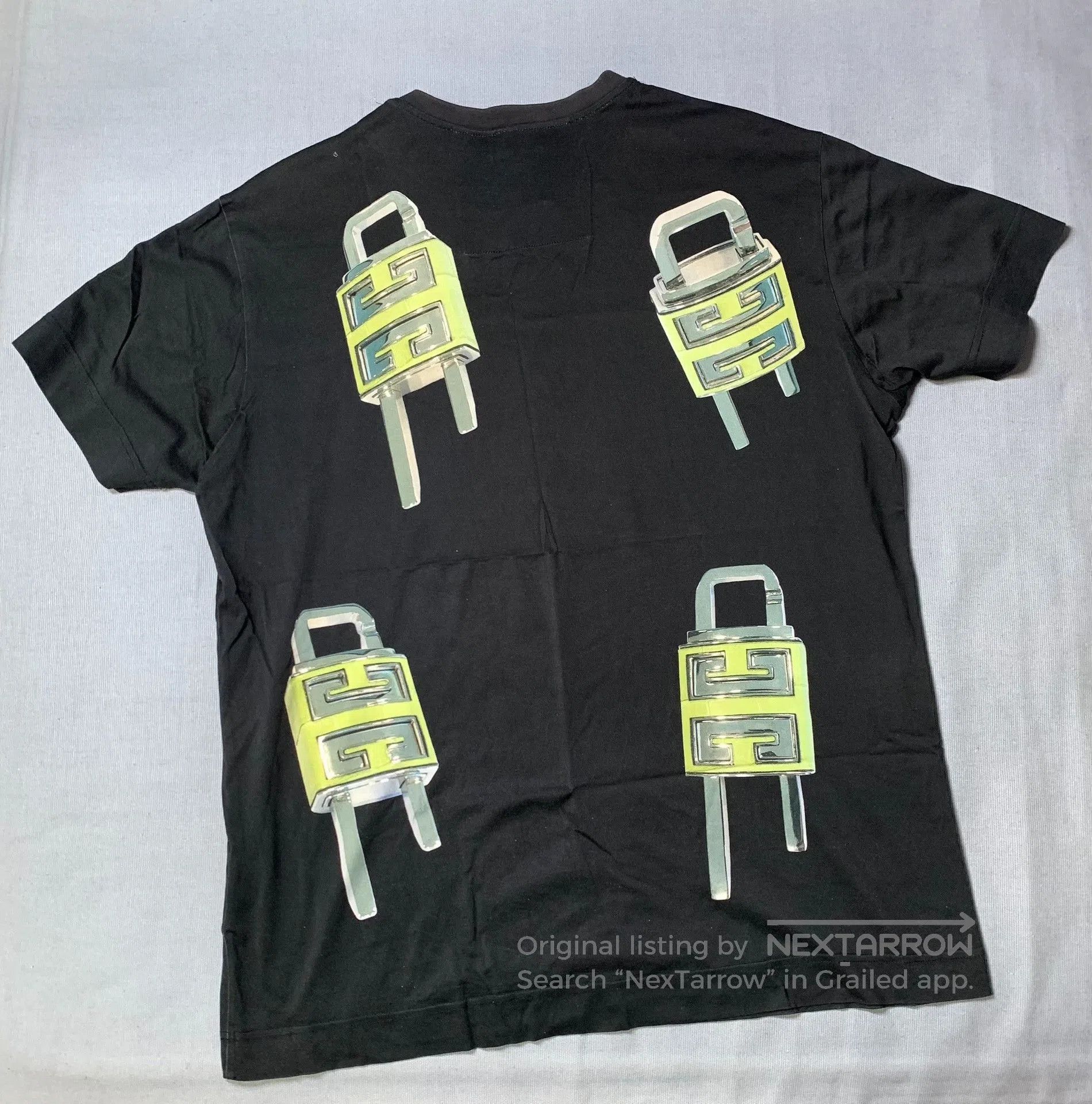 Givenchy Givenchy Lock Head Short Sleeve. Size US XS / EU 42 / 0 - 2 Thumbnail