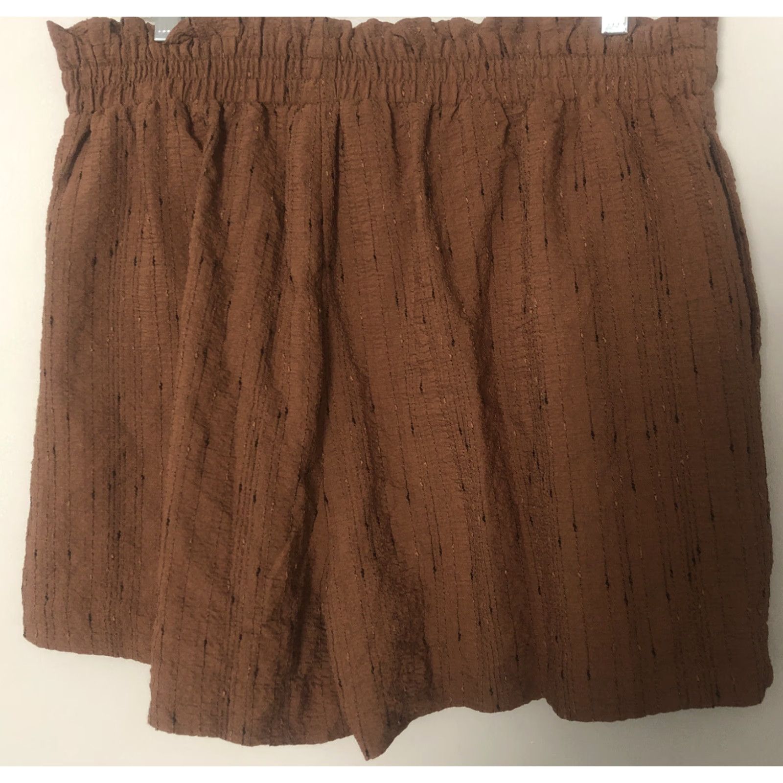 Worthington Worthington Womens Paperbag Dress Shorts Sz 14 Brown Black Pleated Seersucker Dress Shorts Size 36" / US 14 / IT 50 - 5 Thumbnail