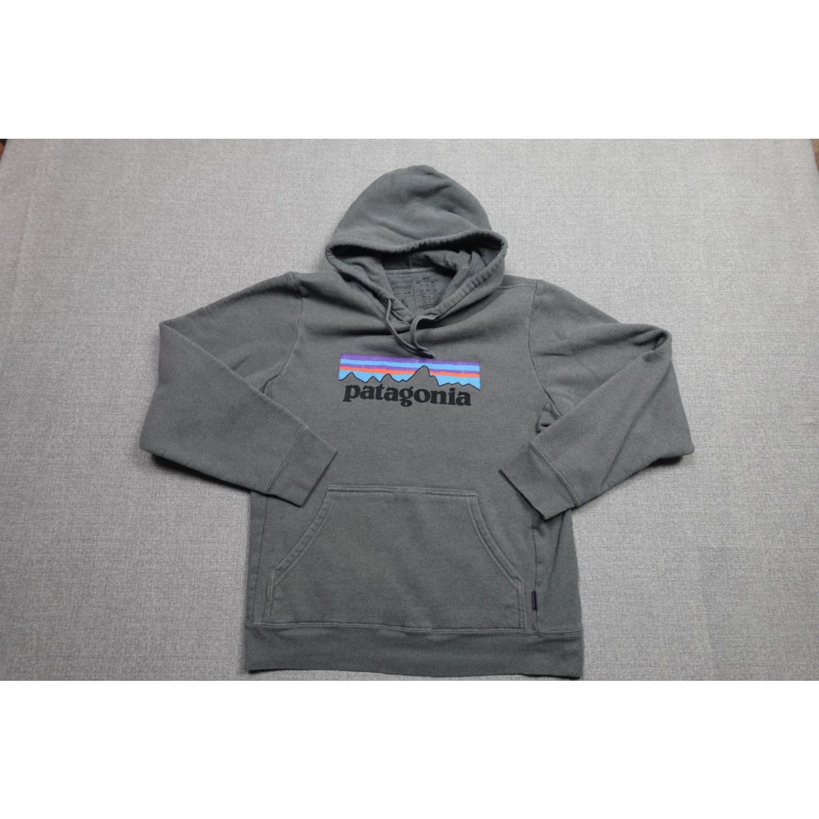 Patagonia Patagonia Sweatshirt Mens Medium Gray Hoodie Fleece Hiking Uprisal Box Logo Pullover Hooded Classic 90s Style Logo Size US M / EU 48-50 / 2 - 5 Thumbnail