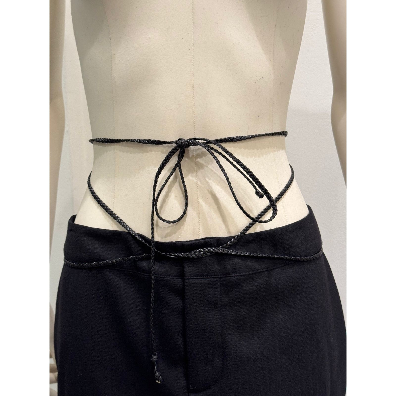 Gucci A/W2002 Gucci by Tom Ford blazer and skirt set leather cord Size 28" / US 6 / IT 42 - 6 Thumbnail