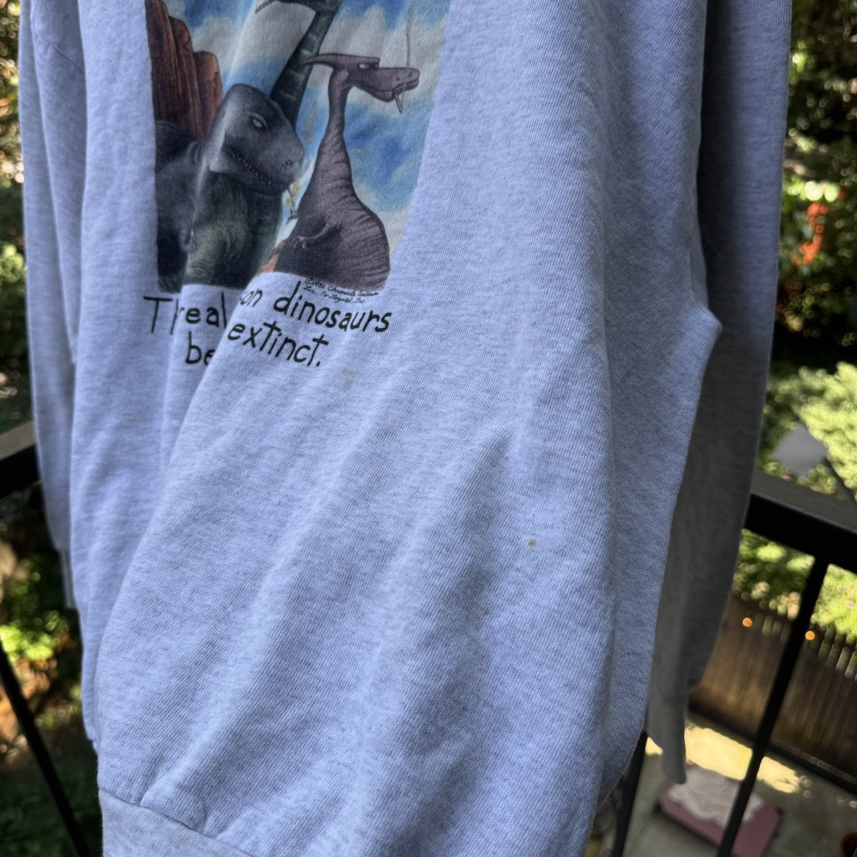 Vintage Dinosaurs Extinct Cigarettes Thrashed Faded Sweatshirt ERD Size US XL / EU 56 / 4 - 5 Thumbnail