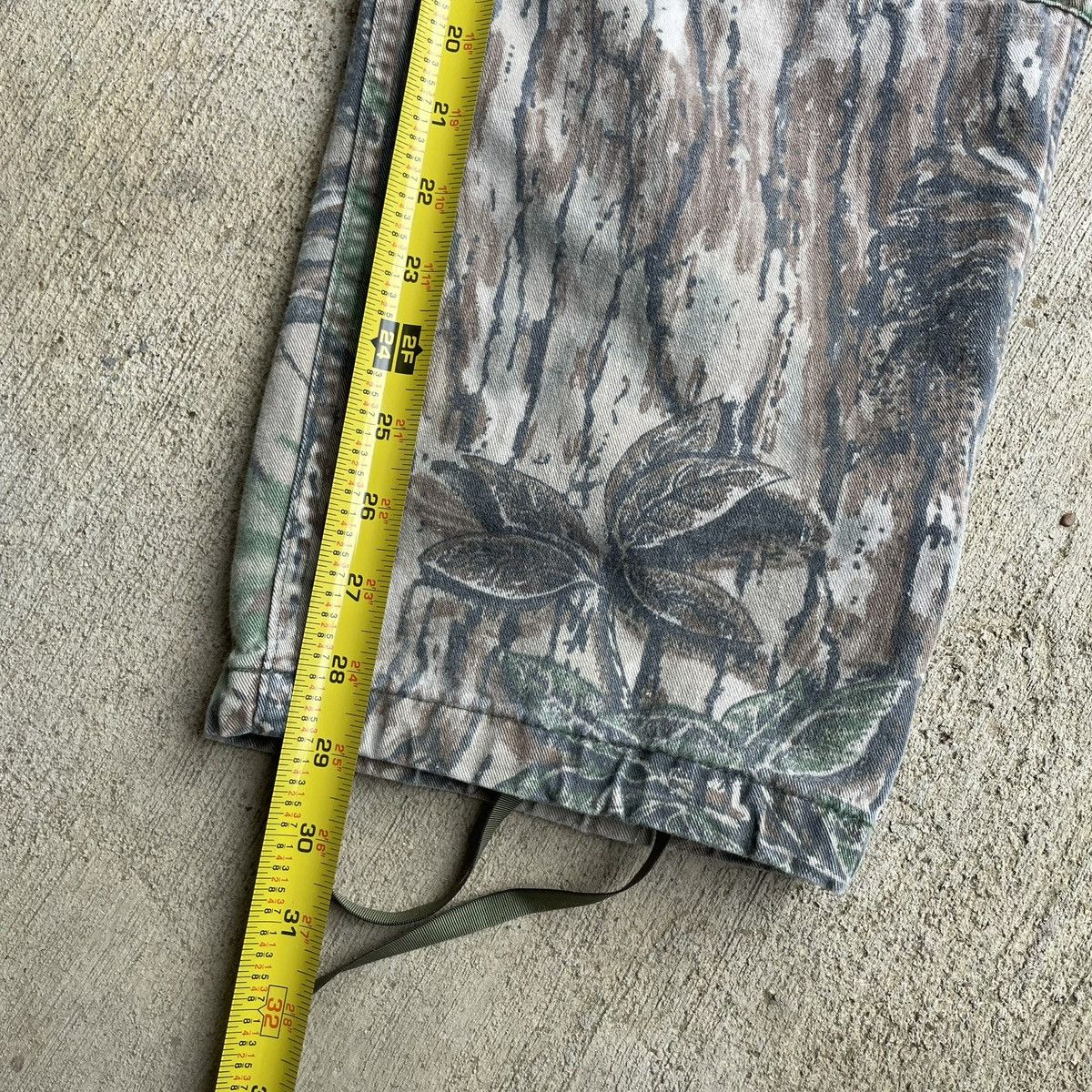 Realtree Vintage Rattlers Brand RealTree Camo Cargo Pants Mens 33x29 Size US 33 - 6 Thumbnail