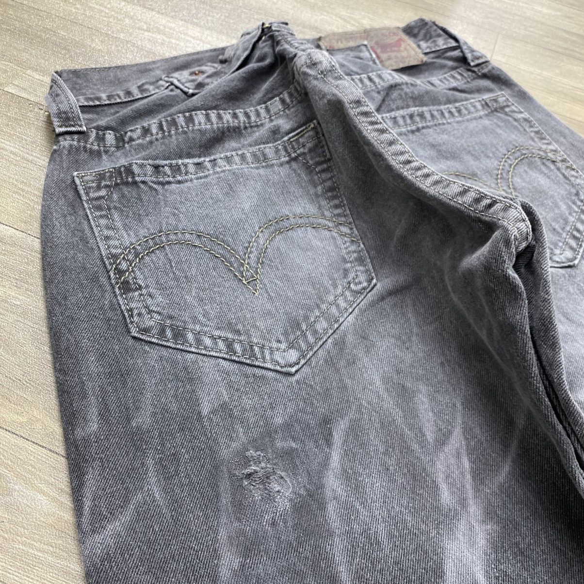 Levi's Vintage Clothing Y2K Vintage Levis Clawmark Grunge Black Faded Baggy Jeans Size US 27 - 15 Thumbnail