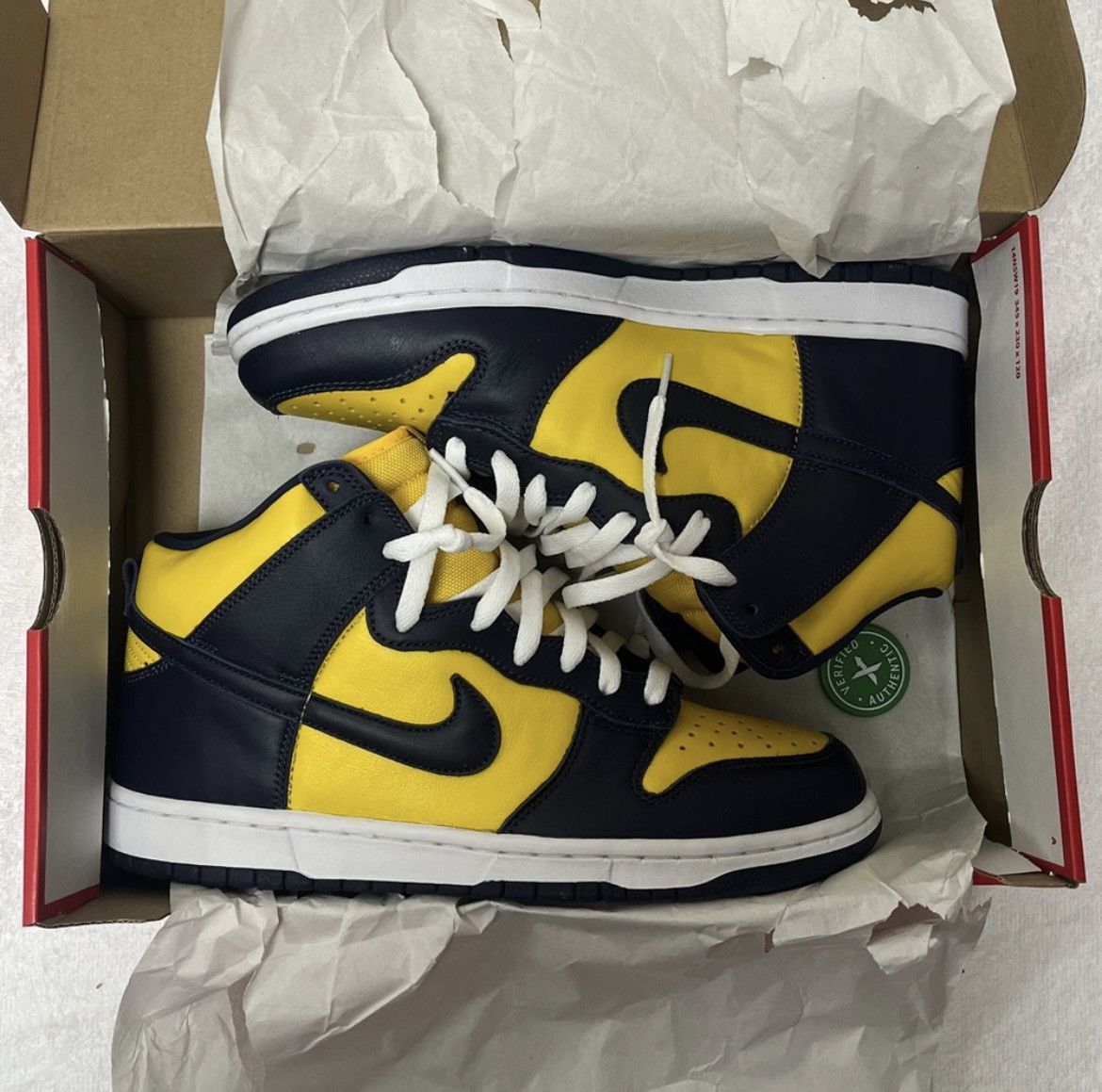 Nike Nike Dunk High Michigan 2020 Size US 9.5 / EU 42-43 - 2 Thumbnail