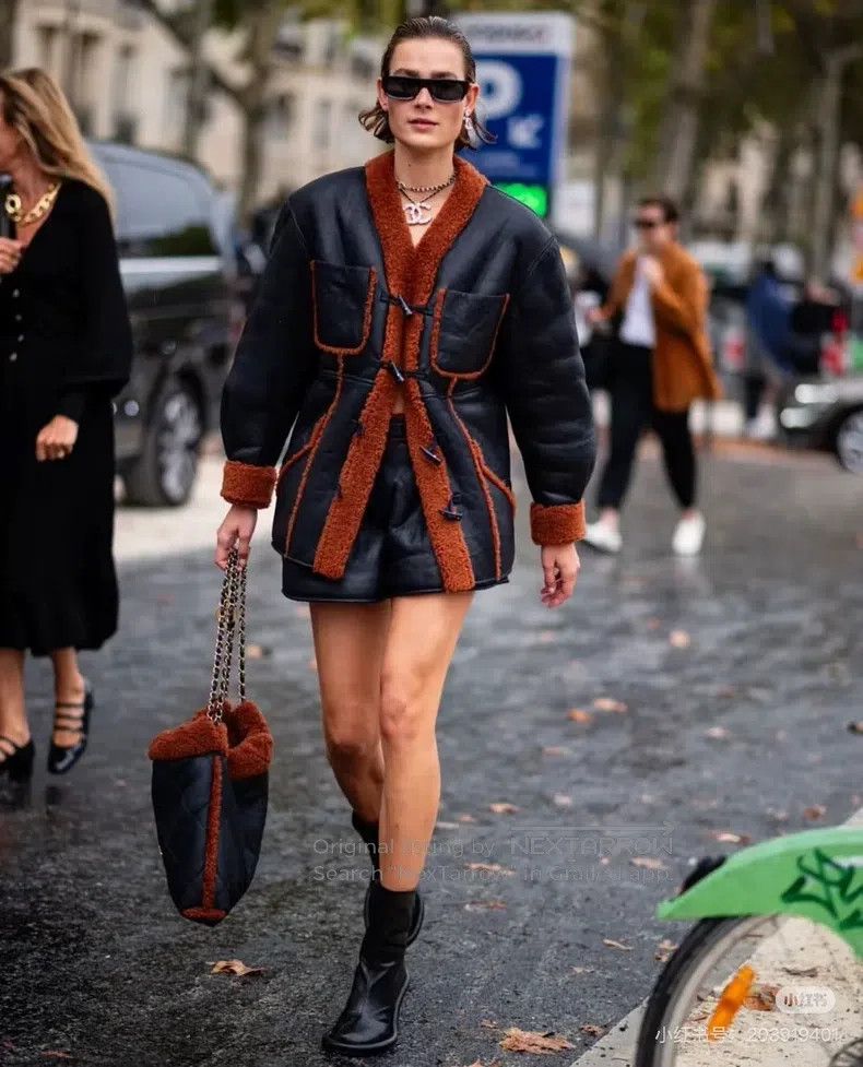 Chanel Chanel Black and brown ox horn buckle fur all-in-one jacke Size XXS / US 00 / IT 34 - 8 Thumbnail