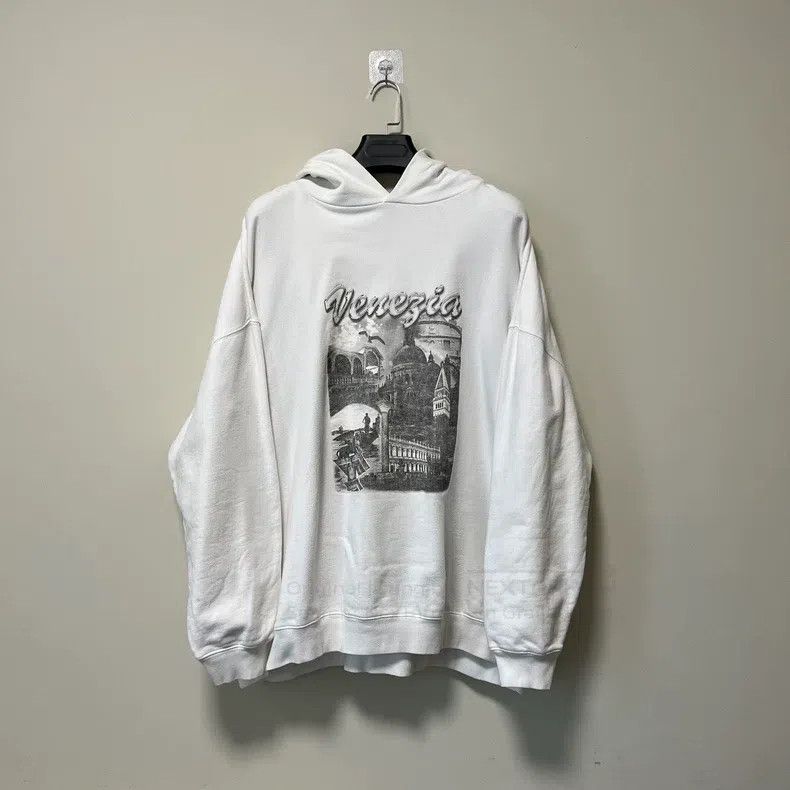 Balenciaga Balenciaga Castle Print White Hoodie Size US S / EU 44-46 / 1 - 1 Thumbnail