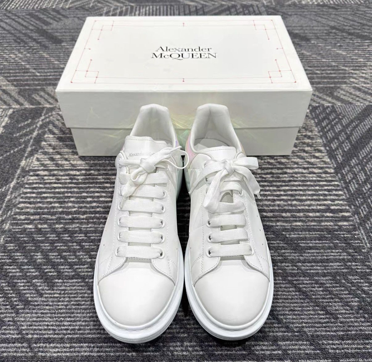 Alexander McQueen Alexander McQueen Oversized Sneaker J42 Size US 9.5 / EU 42-43 - 2 Thumbnail