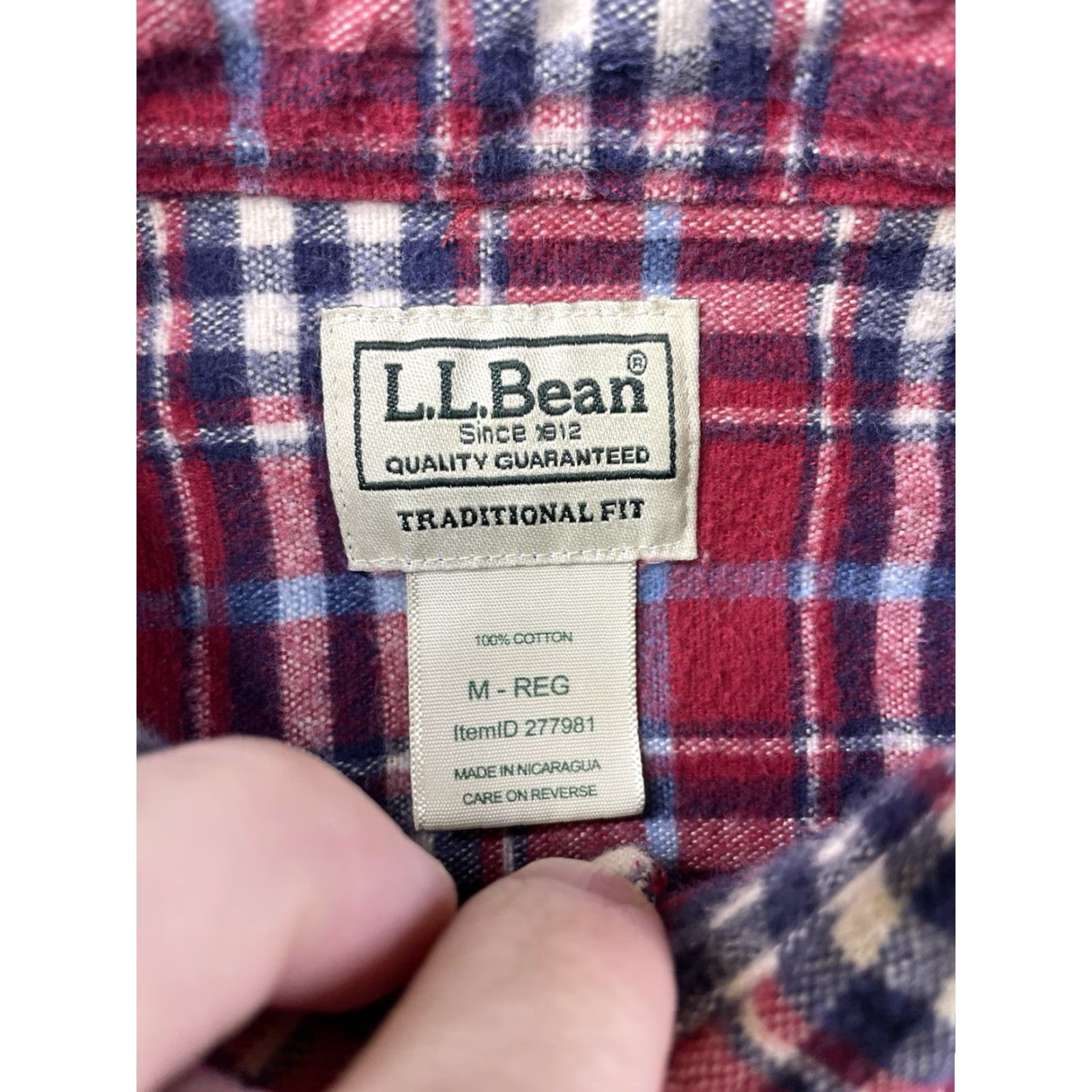 Vintage VINTAGE LL Bean Chamois Plaid Flannel Button Up Shirt Red 277981 Mens Medium Traditional Size US M / EU 48-50 / 2 - 3 Thumbnail