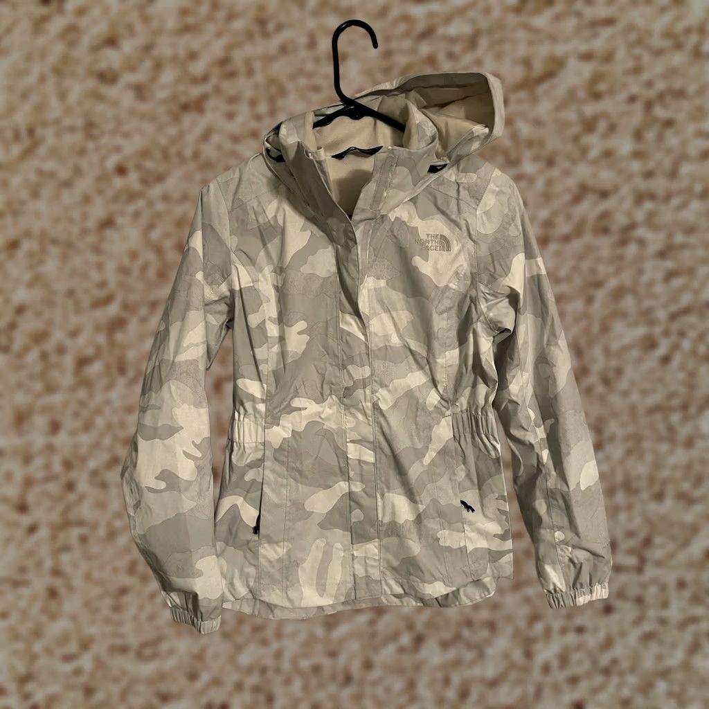 The North Face The North Face Resolve Parka II Dryvent Rain Jacket White Camo - Women's Small - Jacket - White - S - Women Size S / US 4 / IT 40 - 1 Thumbnail