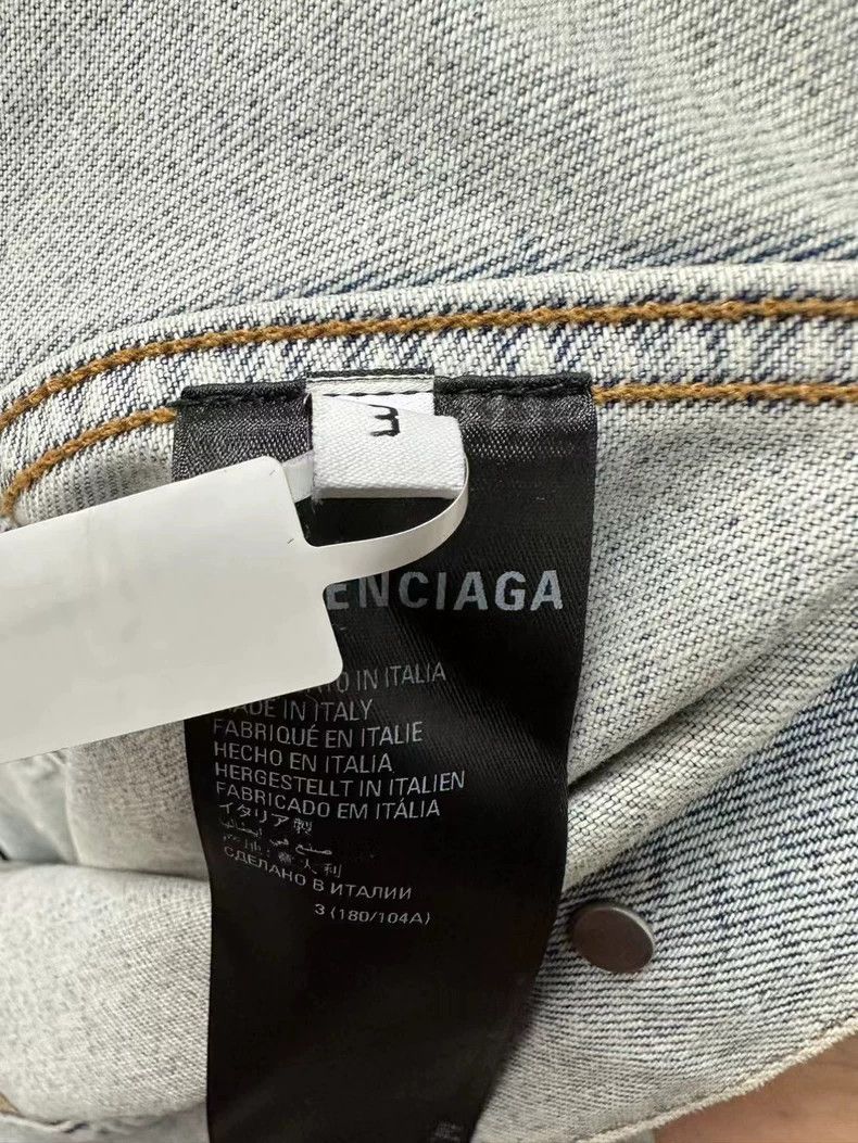 Balenciaga Balenciaga Twisted letter denim jacket Size US L / EU 52-54 / 3 - 4 Thumbnail