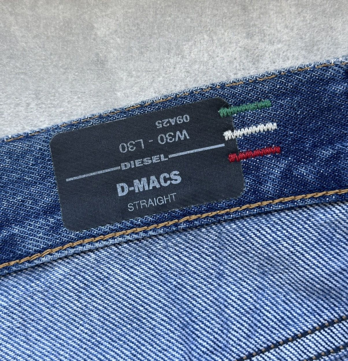 Diesel Diesel Men's Straight Fit Distressed Jeans D-Macs W30-L30 Size US 30 / EU 46 - 13 Thumbnail