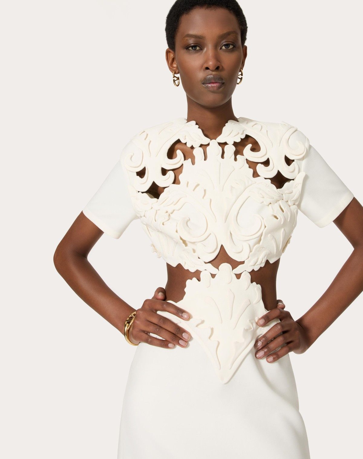Valentino o1s1wg110525 Embroidered Crepe Coutoure Short Dress in White Size XS / US 0-2 / IT 36-38 - 6 Thumbnail