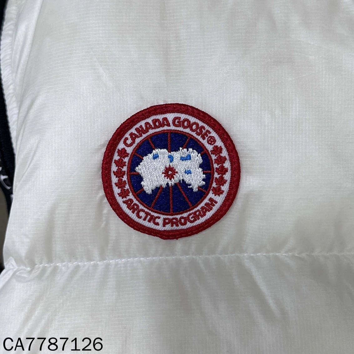 Canada Goose Canada Goose White Logo Down Vest XL Size US XL / EU 56 / 4 - 9 Thumbnail