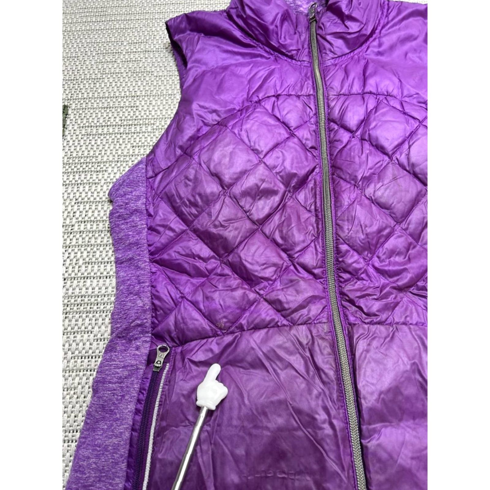 Lululemon VINTAGE Lululemon Down For A Run Puffer Vest Womens 8 Purple Insulated Water Resistant Size M / US 6-8 / IT 42-44 - 4 Thumbnail