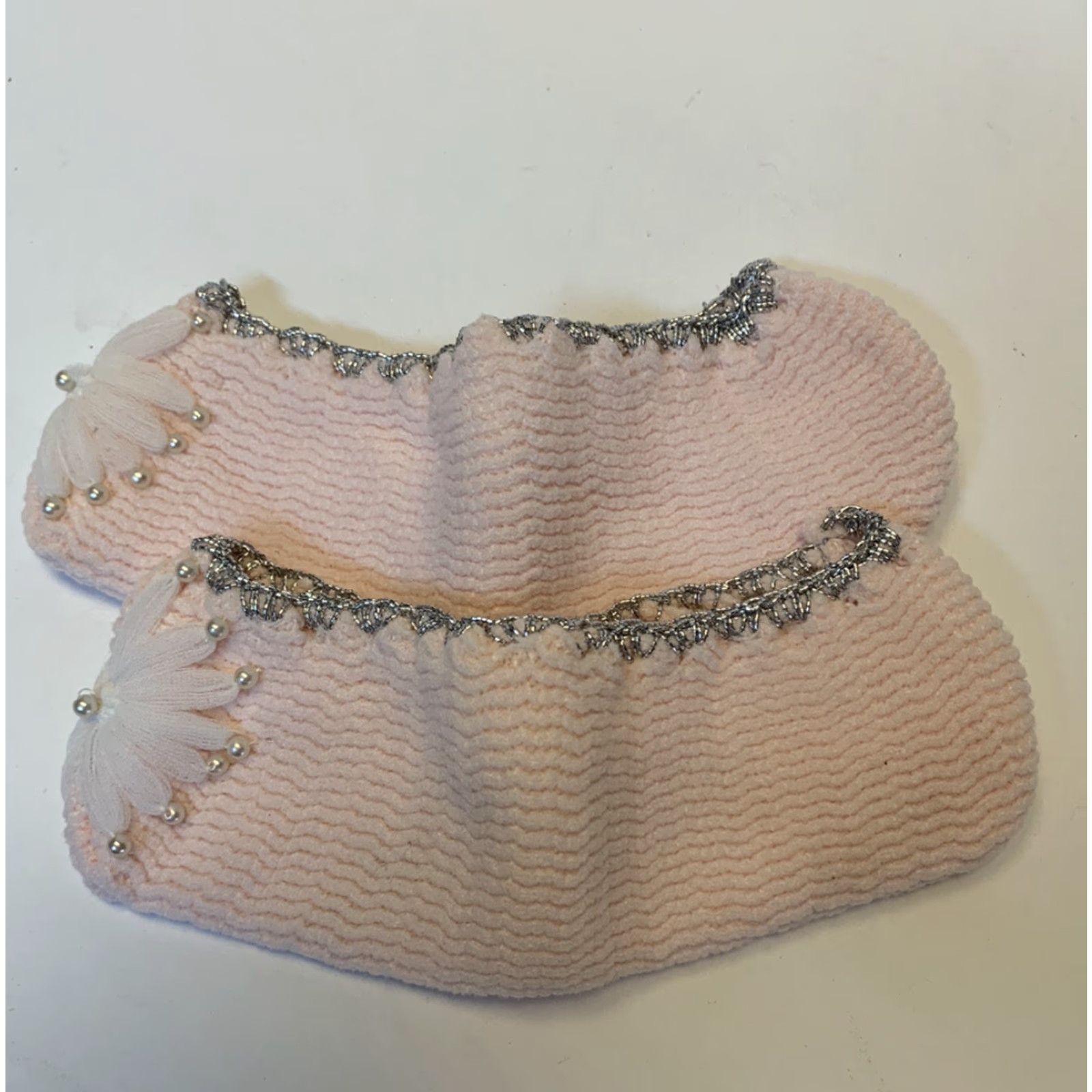 Vintage VINTAGE Ladies Slippers Pink Nylon Knit Pearls Silver Thread Size ONE SIZE - 5 Thumbnail