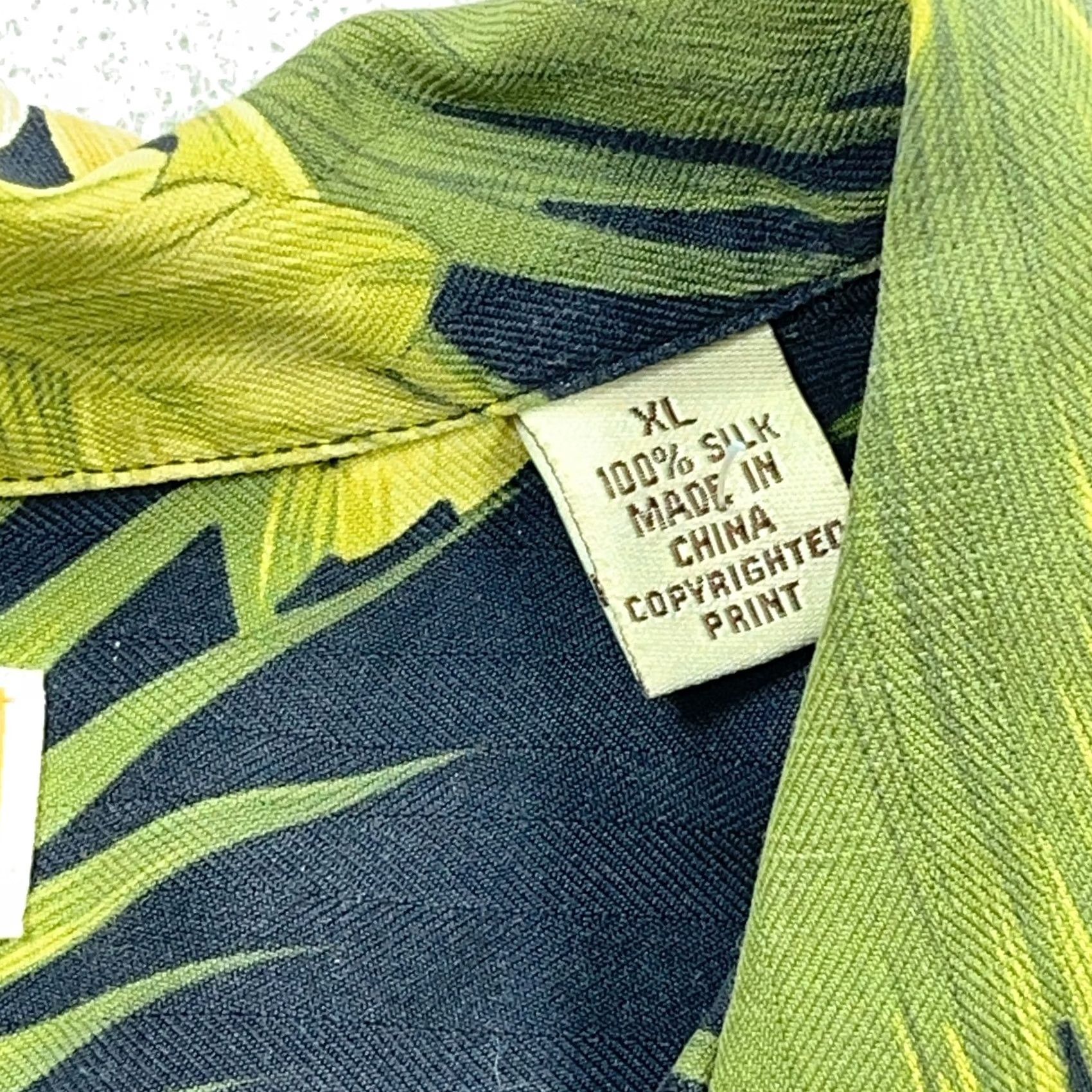 Tommy Bahama Tommy Bahama Shirt XL Green Silk Floral Button Up Camp Beach Hawaiian Men Rum Size US XL / EU 56 / 4 - 4 Thumbnail