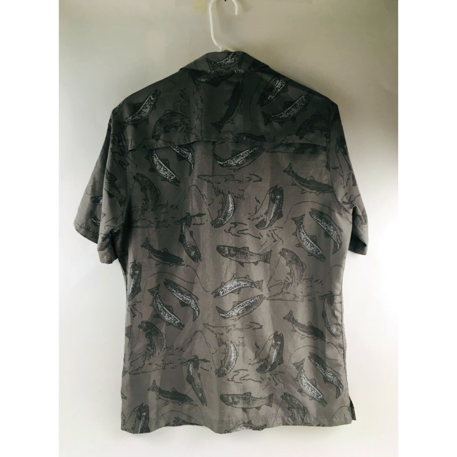 Croft & Barrow Croft & Barrow Shirt Men's Small Gray Vented Fishing Button Up Short Sleeve Size US S / EU 44-46 / 1 - 2 Thumbnail