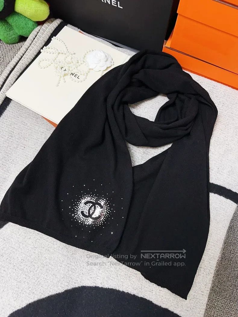 Chanel Chanel 24C show black knitted scarf sequin embroidery doub Size ONE SIZE - 1 Thumbnail