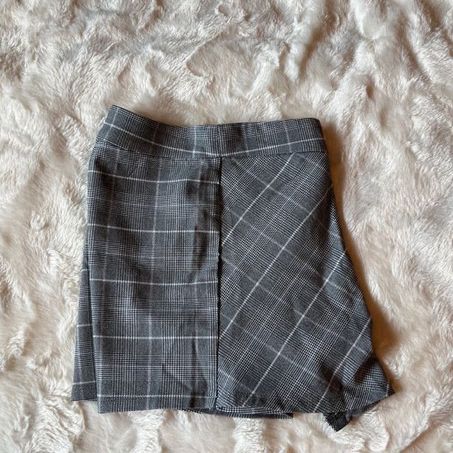 Garage Garage Grey Iris Plaid Skort Ladies Junior Size XXS NWT Size 24" / US 00 / IT 34 - 6 Thumbnail