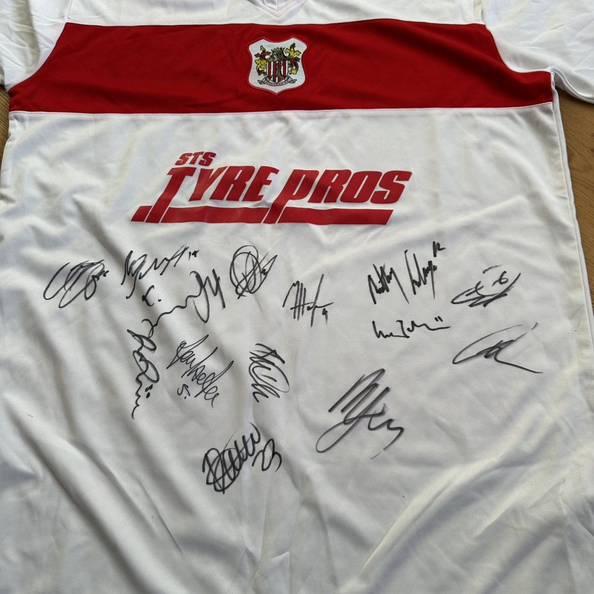 Puma Stevenage Borough FC home shirt Puma 2012 Size US L / EU 52-54 / 3 - 3 Thumbnail