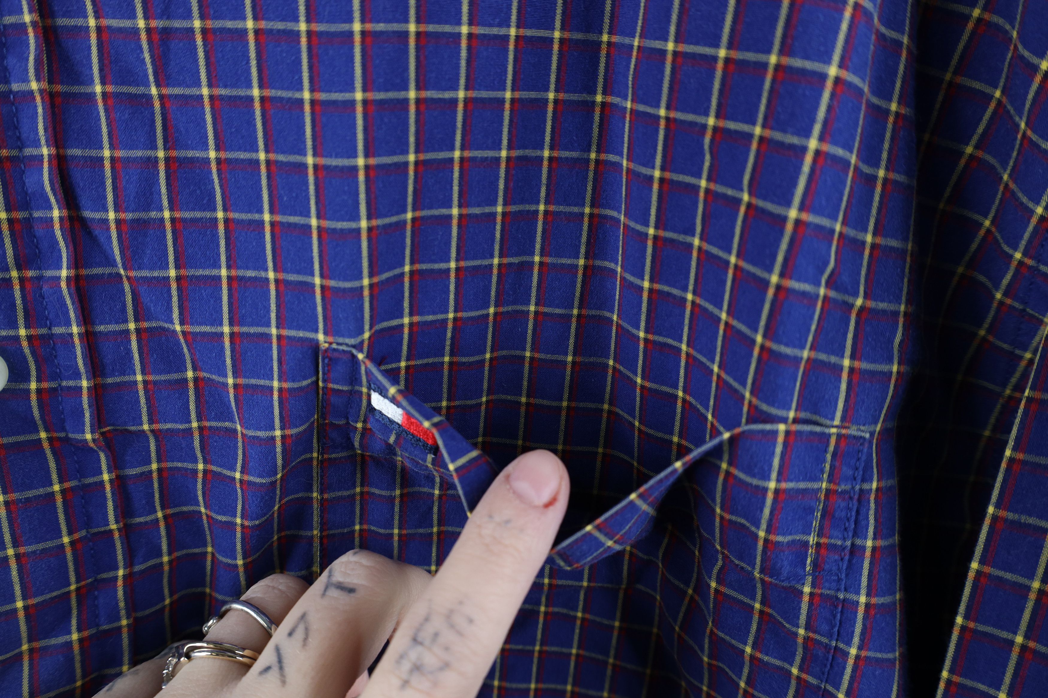 Tommy Hilfiger Vintage 90s Tommy Hilfiger Button Shirt Plaid Cotton Size US L / EU 52-54 / 3 - 5 Thumbnail