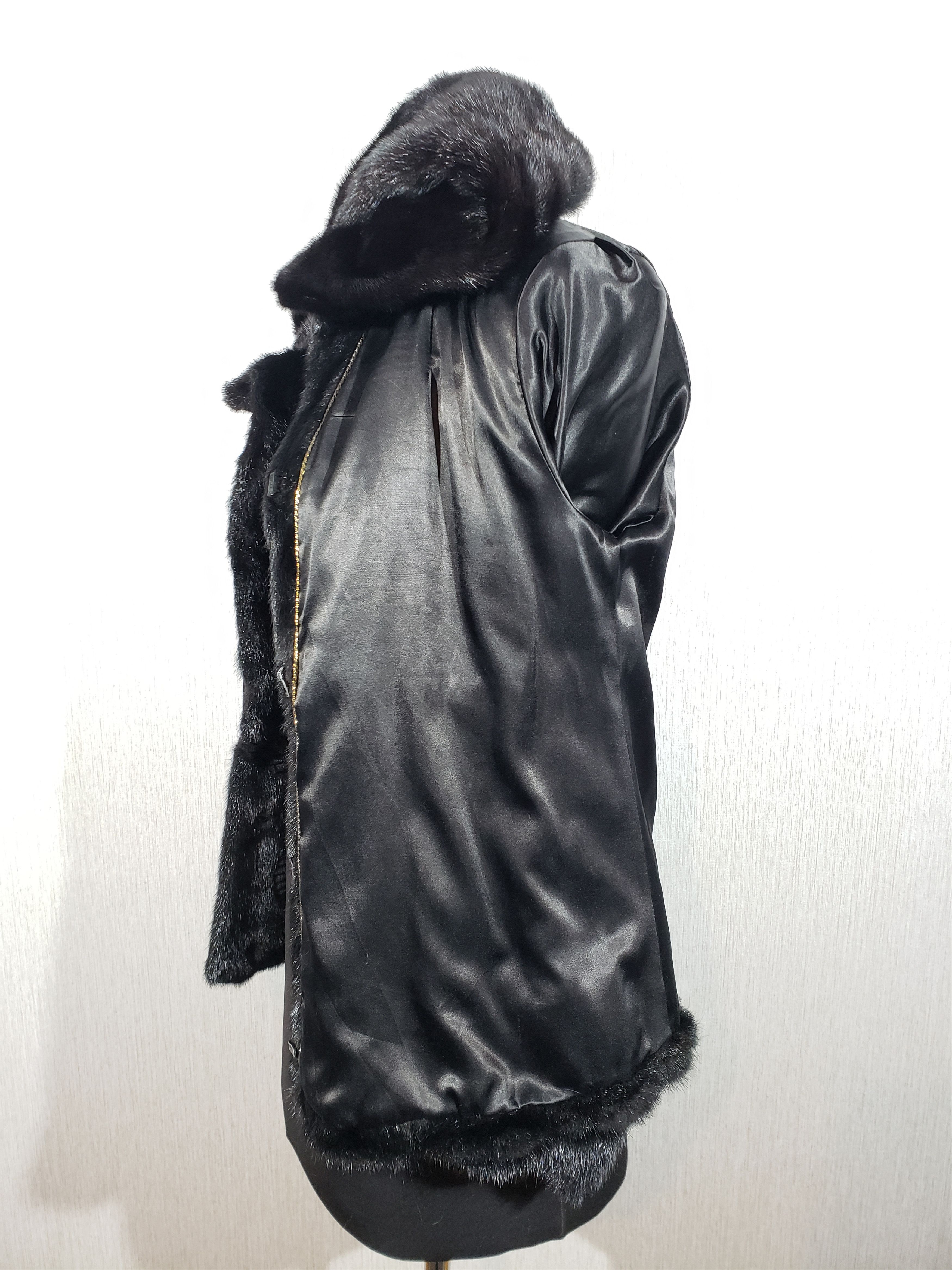 Other Stylish women's mink fur coat with a hood. Size M / US 6-8 / IT 42-44 - 6 Thumbnail
