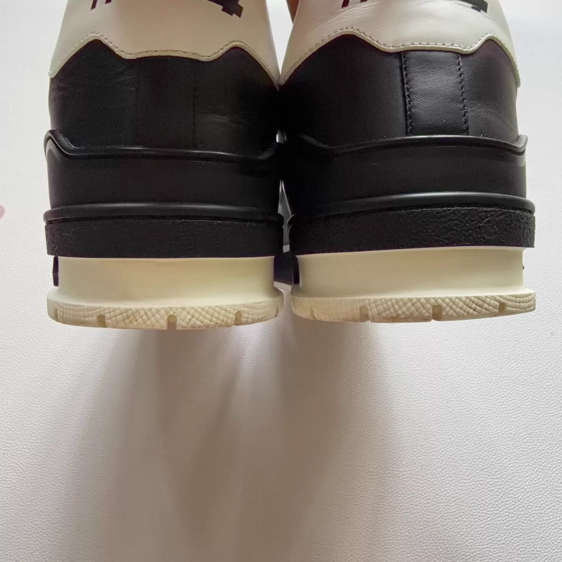 Louis Vuitton LV Trainer Black/Gray Cement US9/EU43 Mint Size US 10 / EU 43 - 9 Thumbnail