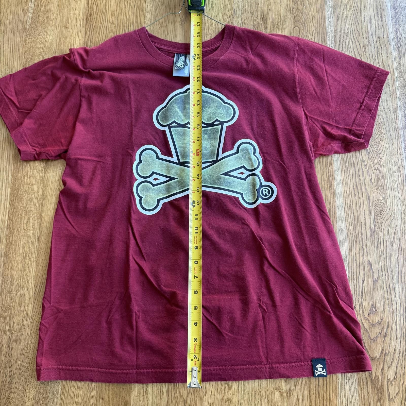 Johnny Cupcakes Johnny Cupcakes 49ers Crossbones T-Shirt size Large Size US L / EU 52-54 / 3 - 3 Thumbnail