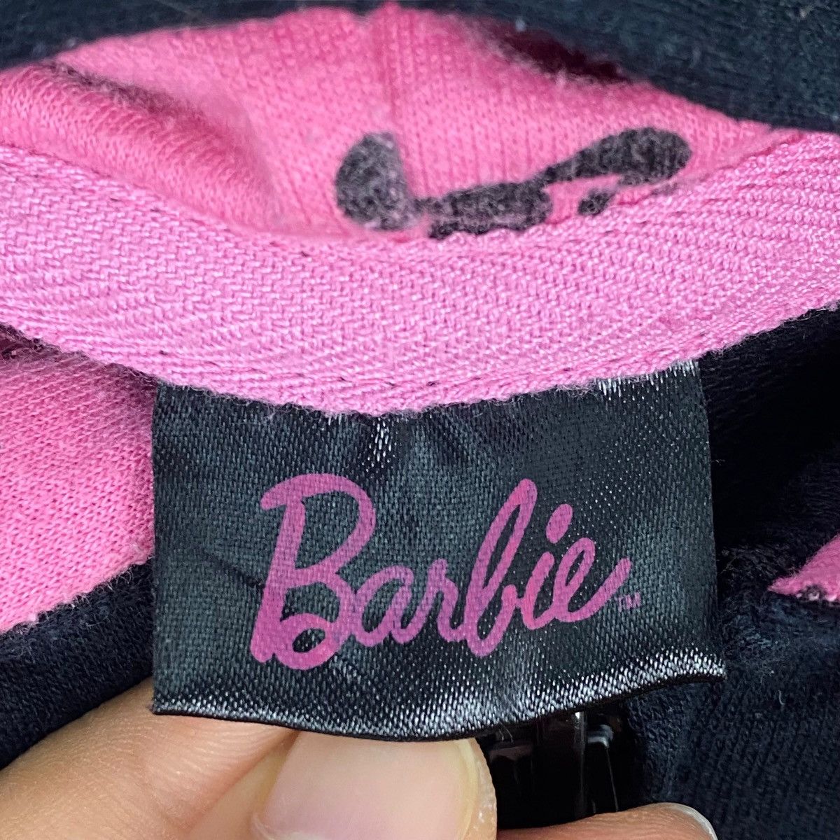 Other Vintage Barbie Hoodie Sweater Big Logo Black Pullover Size L Size L / US 10 / IT 46 - 5 Thumbnail
