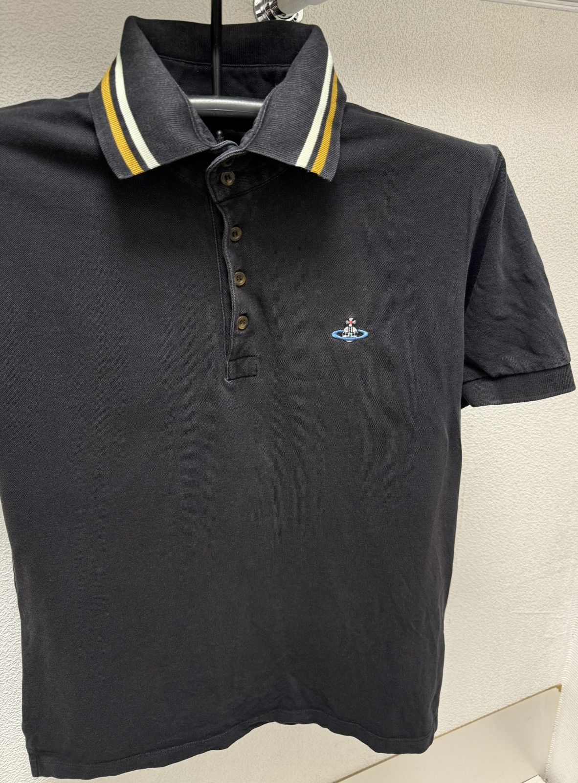 Vivienne Westwood Vivienne westwood black polo L sz VV Size US L / EU 52-54 / 3 - 4 Thumbnail