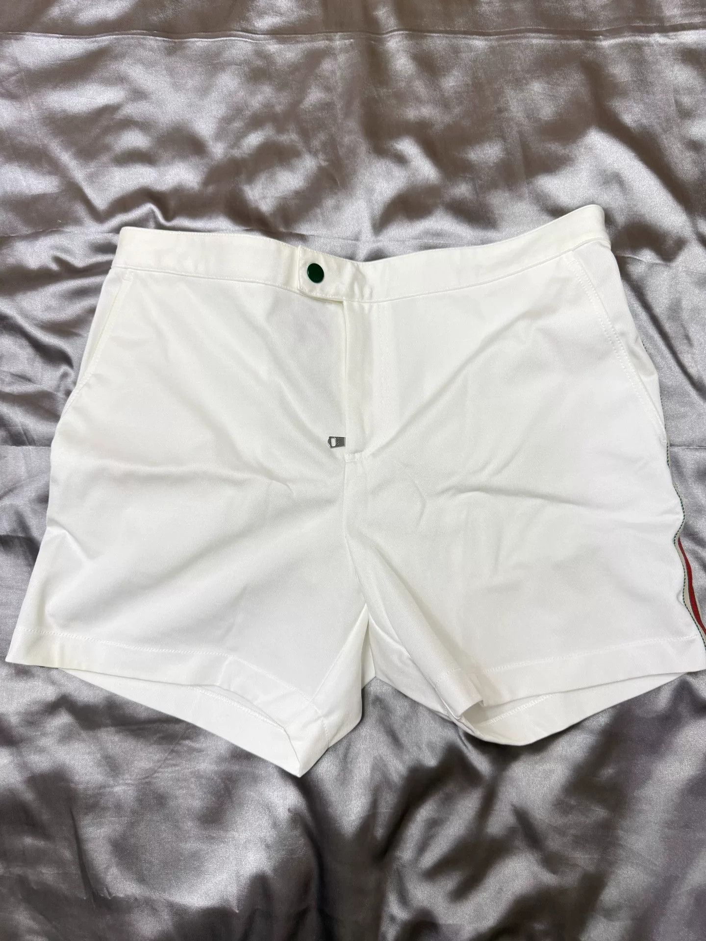 Gucci gucci men's white shorts in excellent condition Size US 34 / EU 50 - 1 Thumbnail